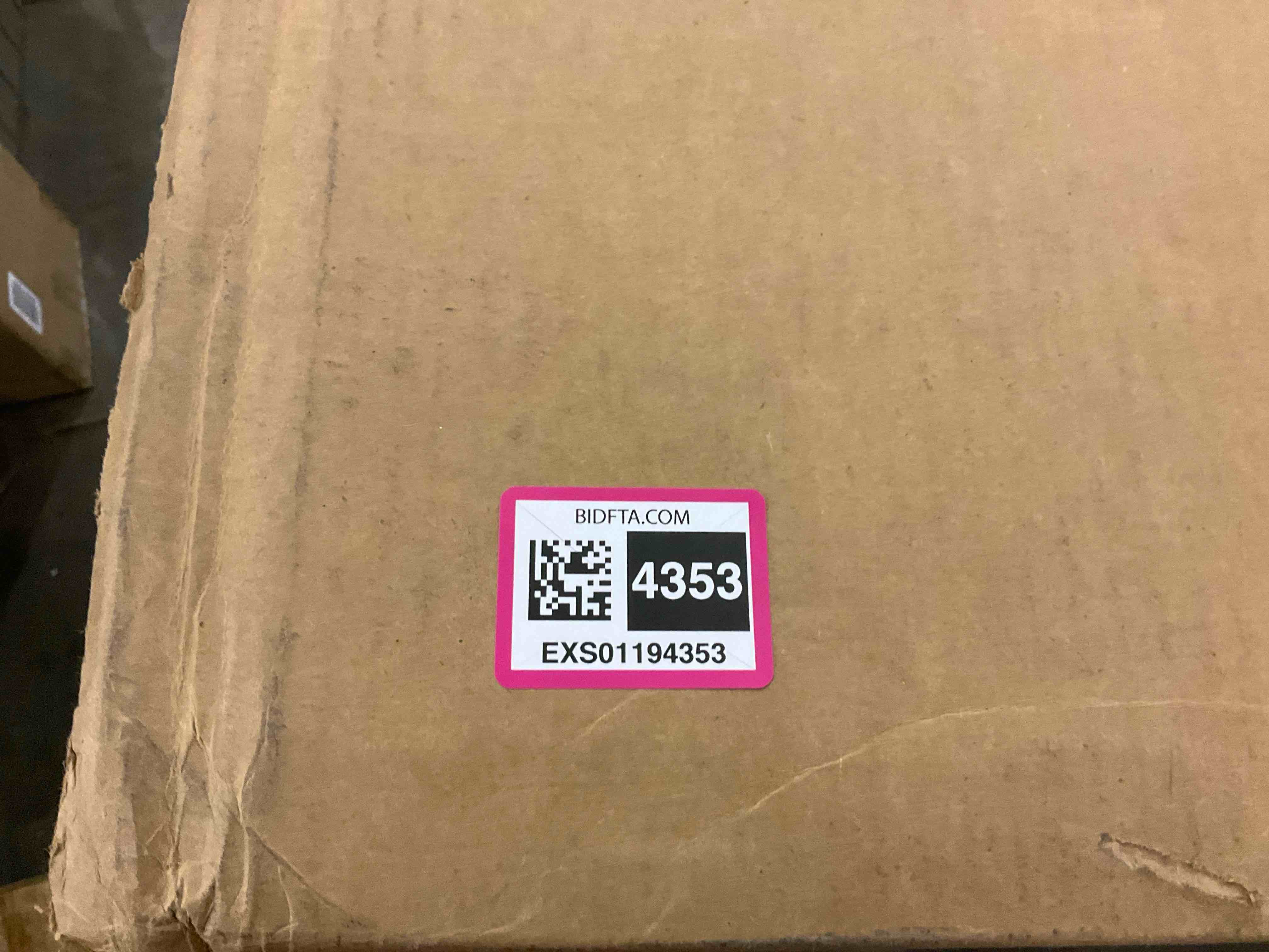 https://s3.amazonaws.com/lotting-images-prod/BargainHunt/EXS01194353_1709559069749.jpeg
