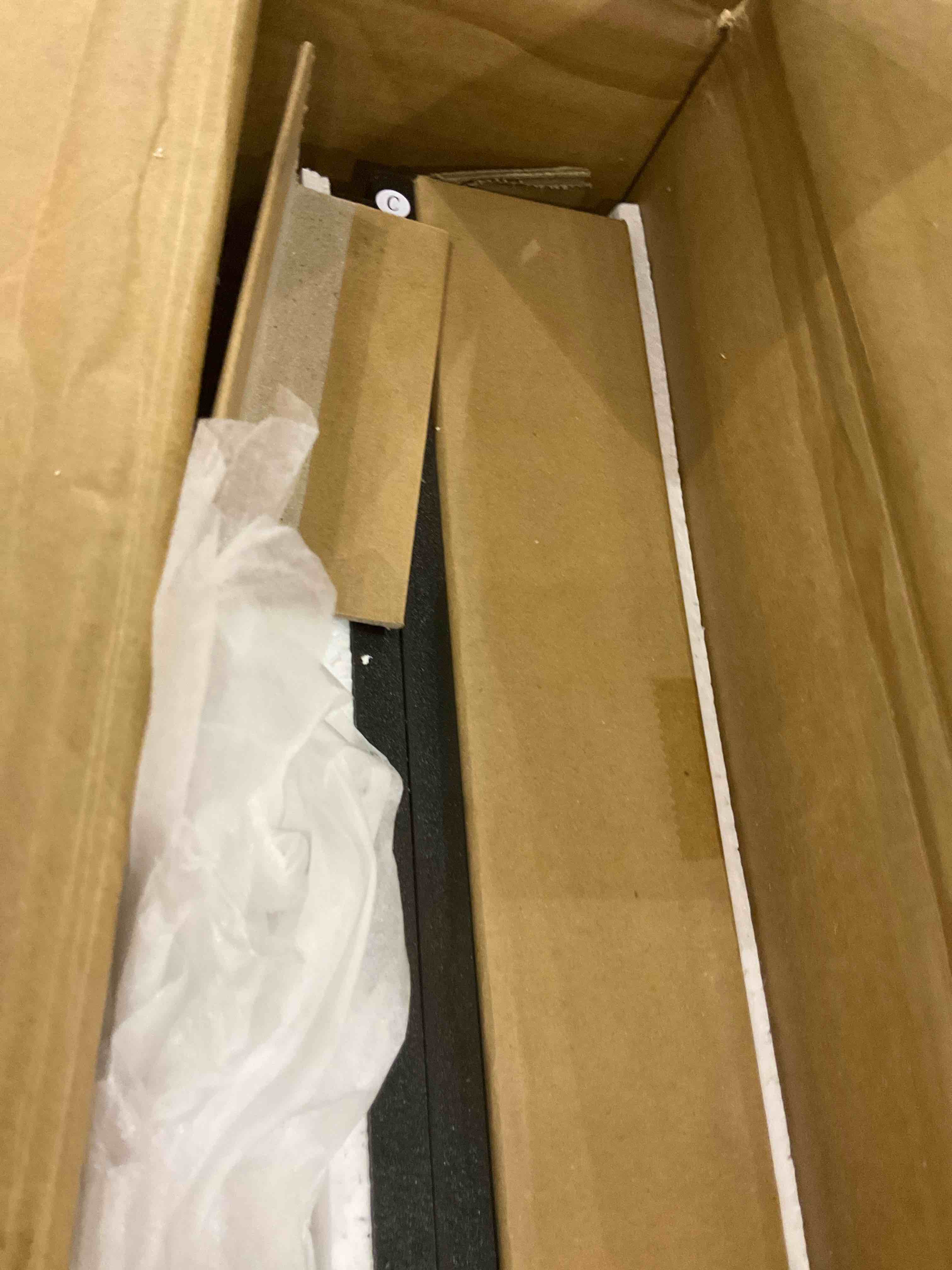 https://s3.amazonaws.com/lotting-images-prod/BargainHunt/EXS01194367_1709562440738.jpeg