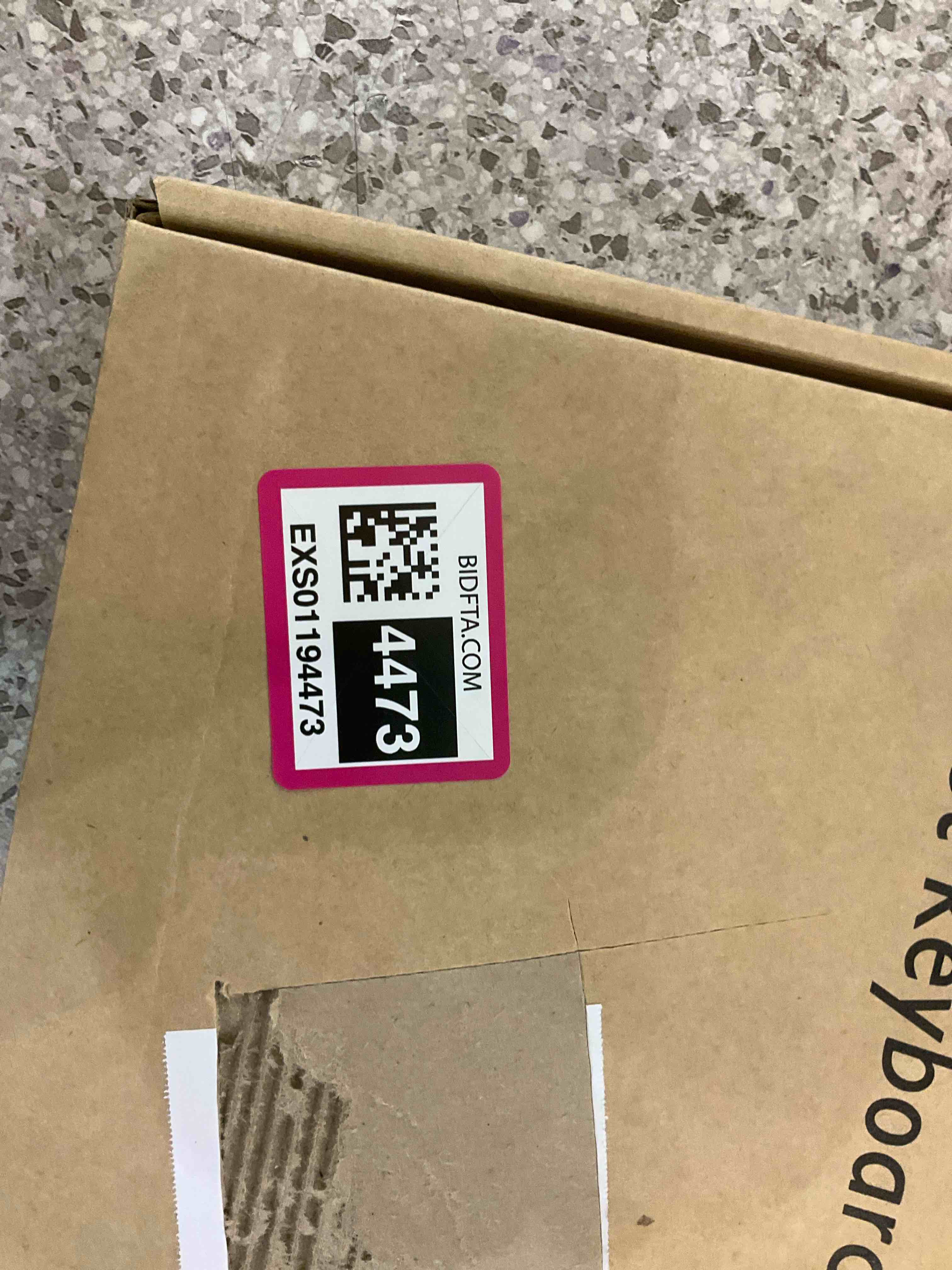 https://s3.amazonaws.com/lotting-images-prod/BargainHunt/EXS01194473_1709580125483.jpeg