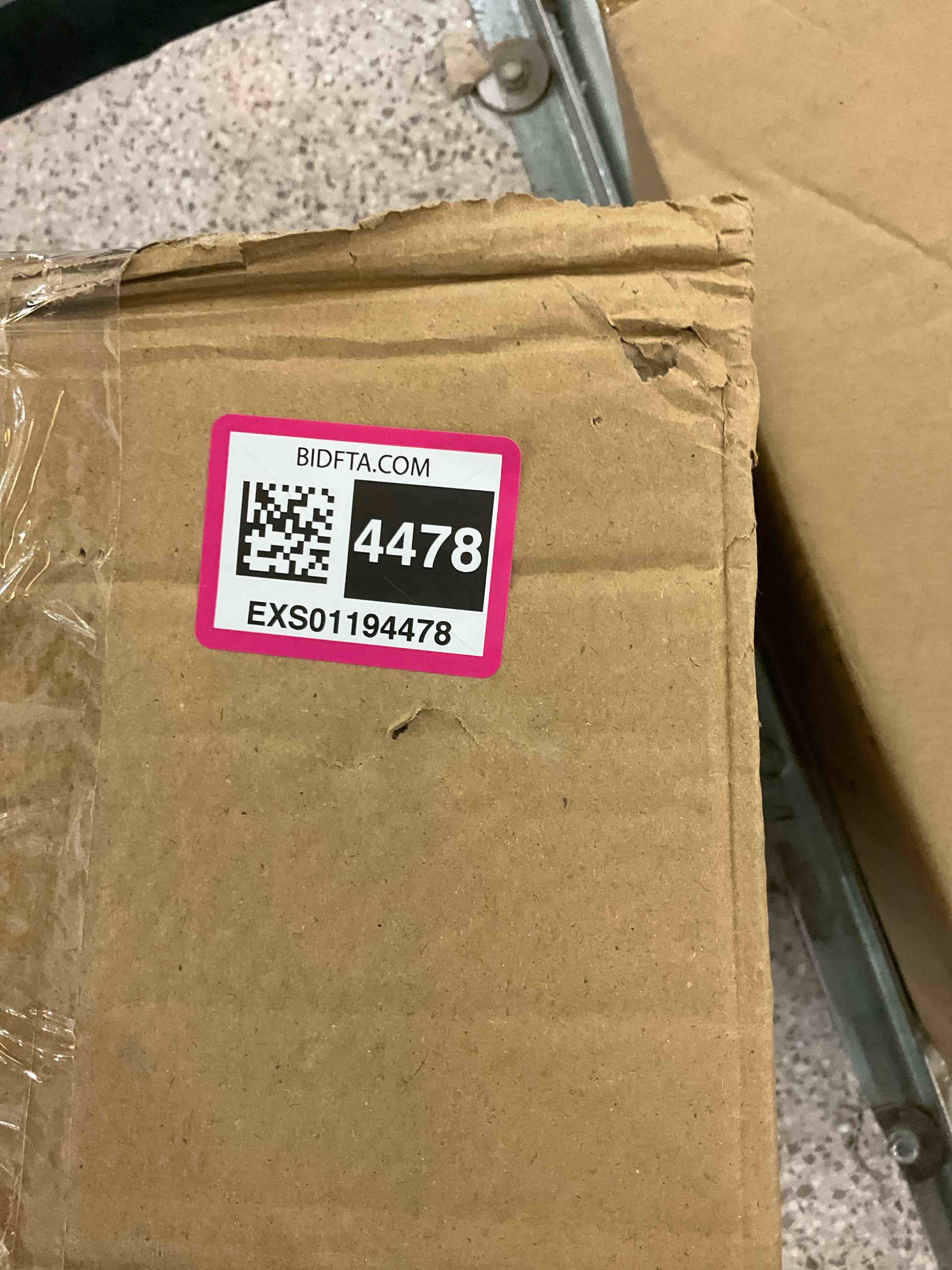 https://s3.amazonaws.com/lotting-images-prod/BargainHunt/EXS01194478_1709580614226.jpeg