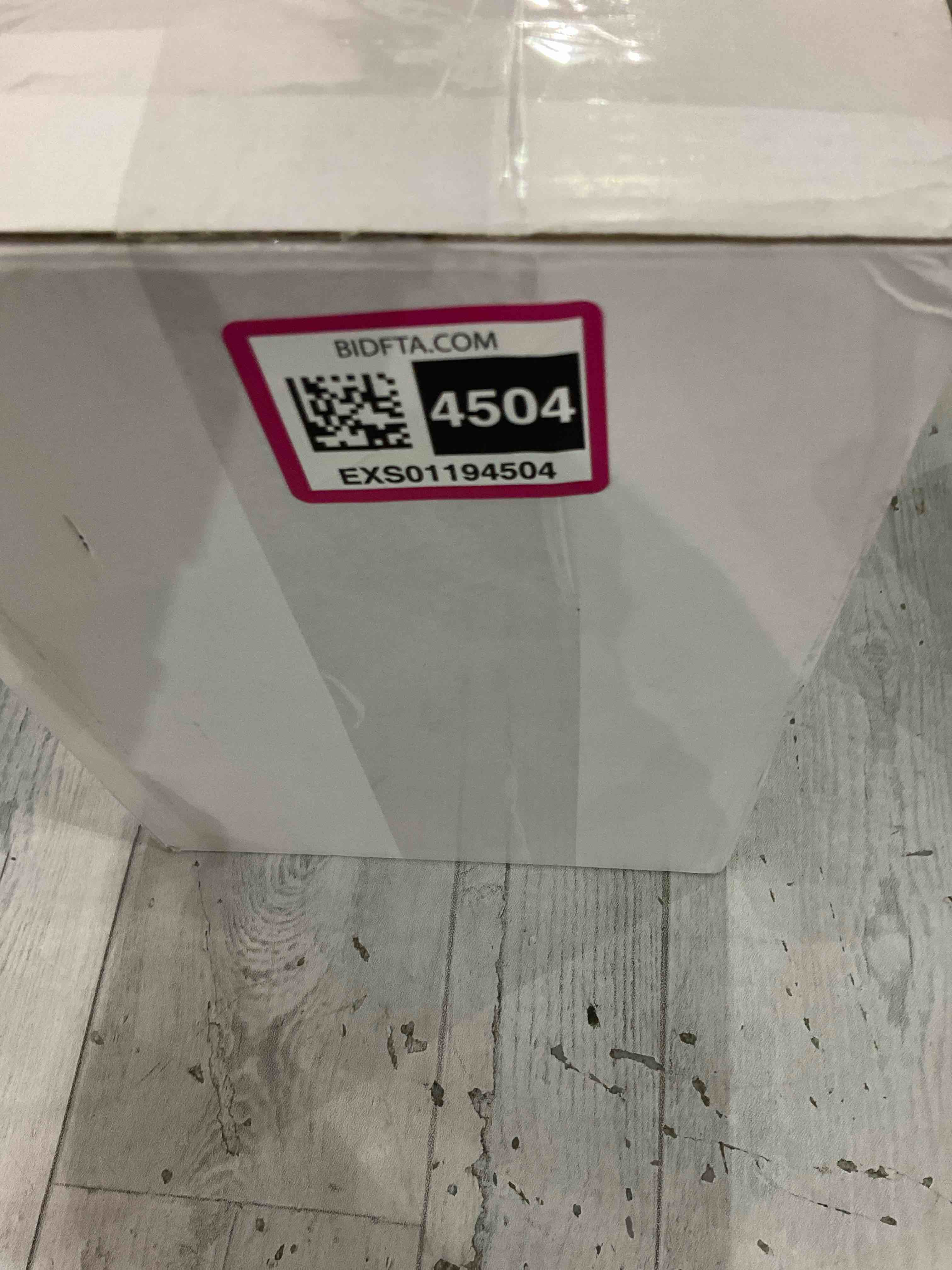 https://s3.amazonaws.com/lotting-images-prod/BargainHunt/EXS01194504_1709122885823.jpeg