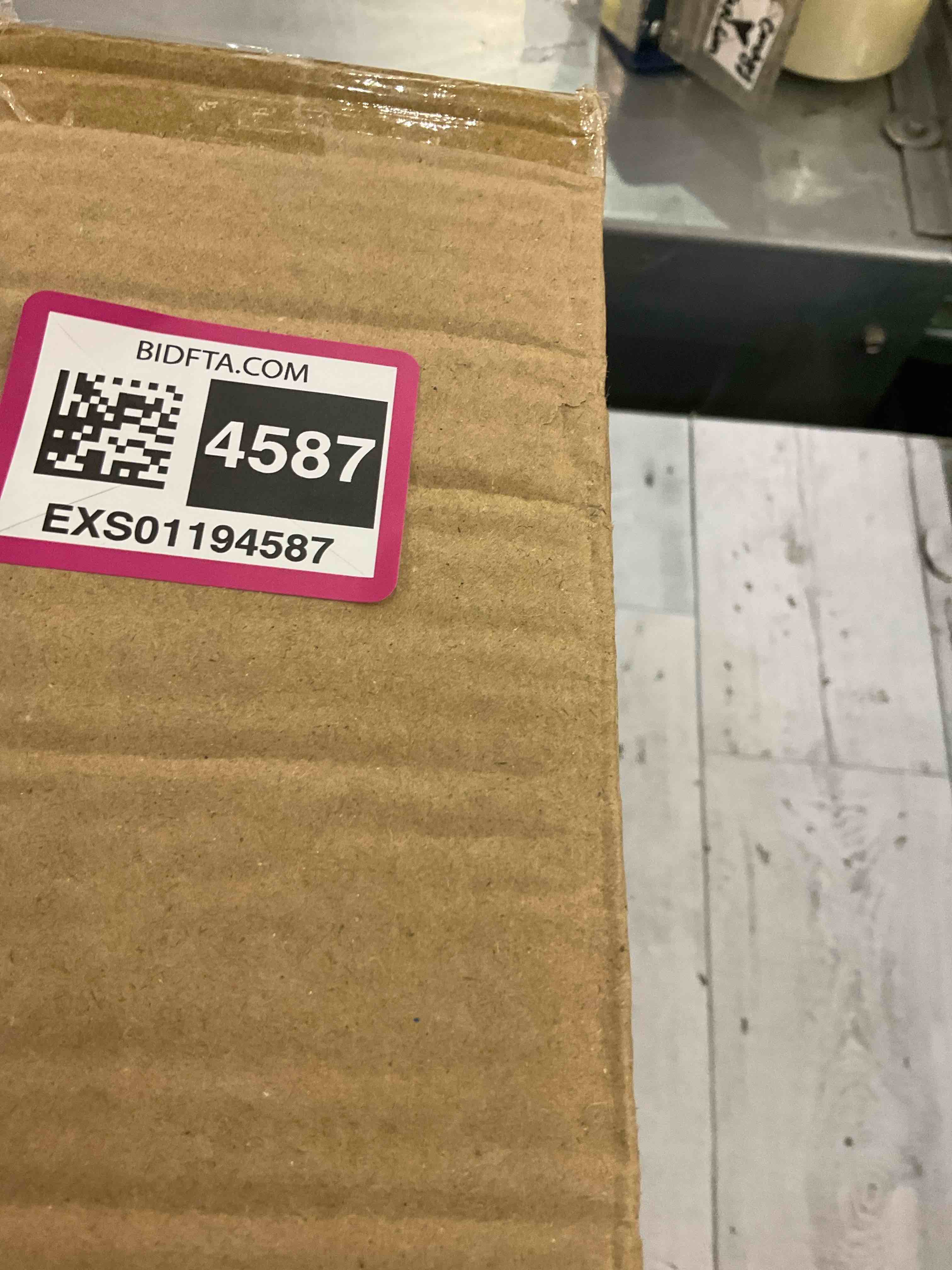 https://s3.amazonaws.com/lotting-images-prod/BargainHunt/EXS01194587_1709134114444.jpeg