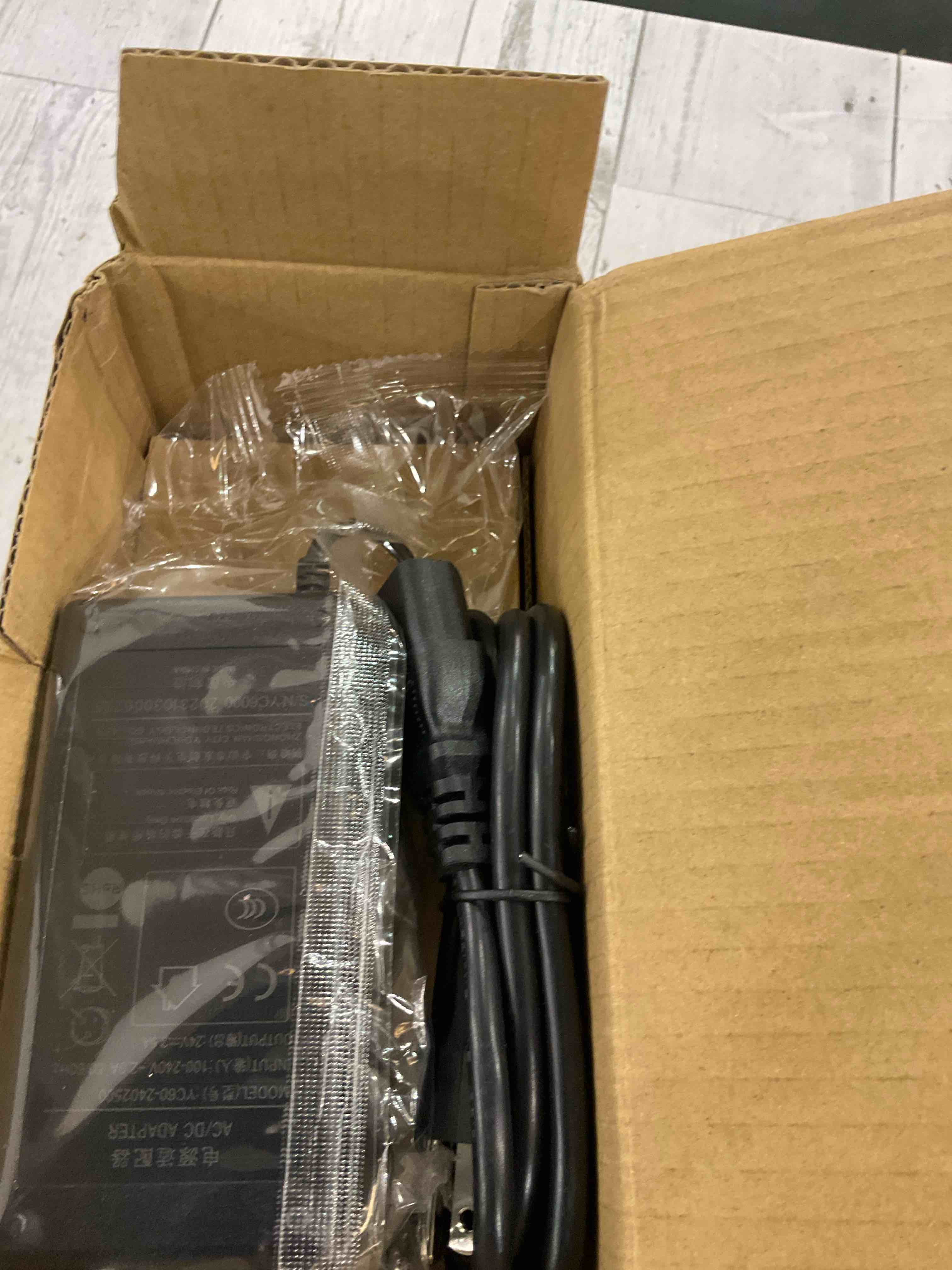https://s3.amazonaws.com/lotting-images-prod/BargainHunt/EXS01194724_1709219164661.jpeg