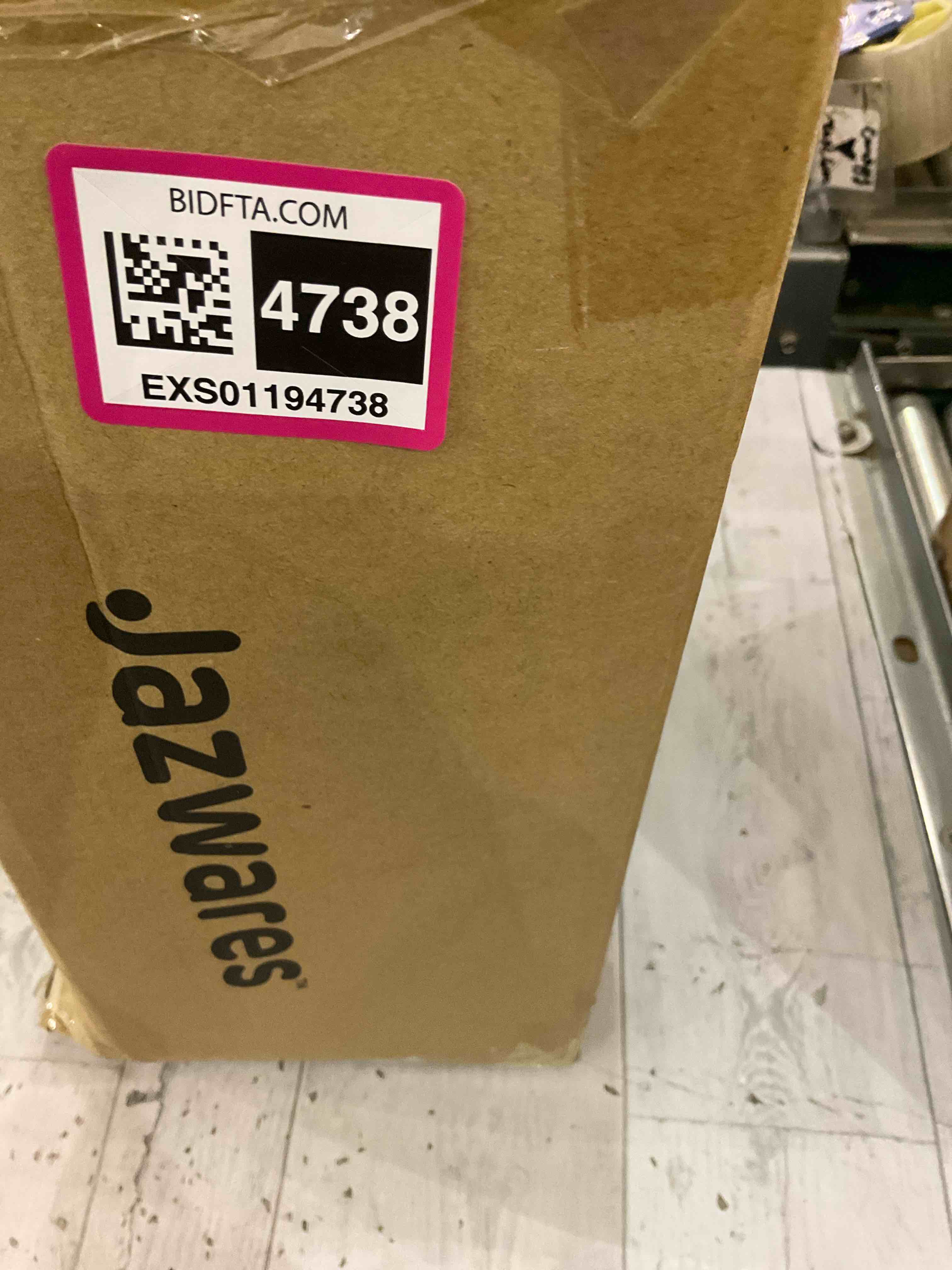 https://s3.amazonaws.com/lotting-images-prod/BargainHunt/EXS01194738_1709221497249.jpeg