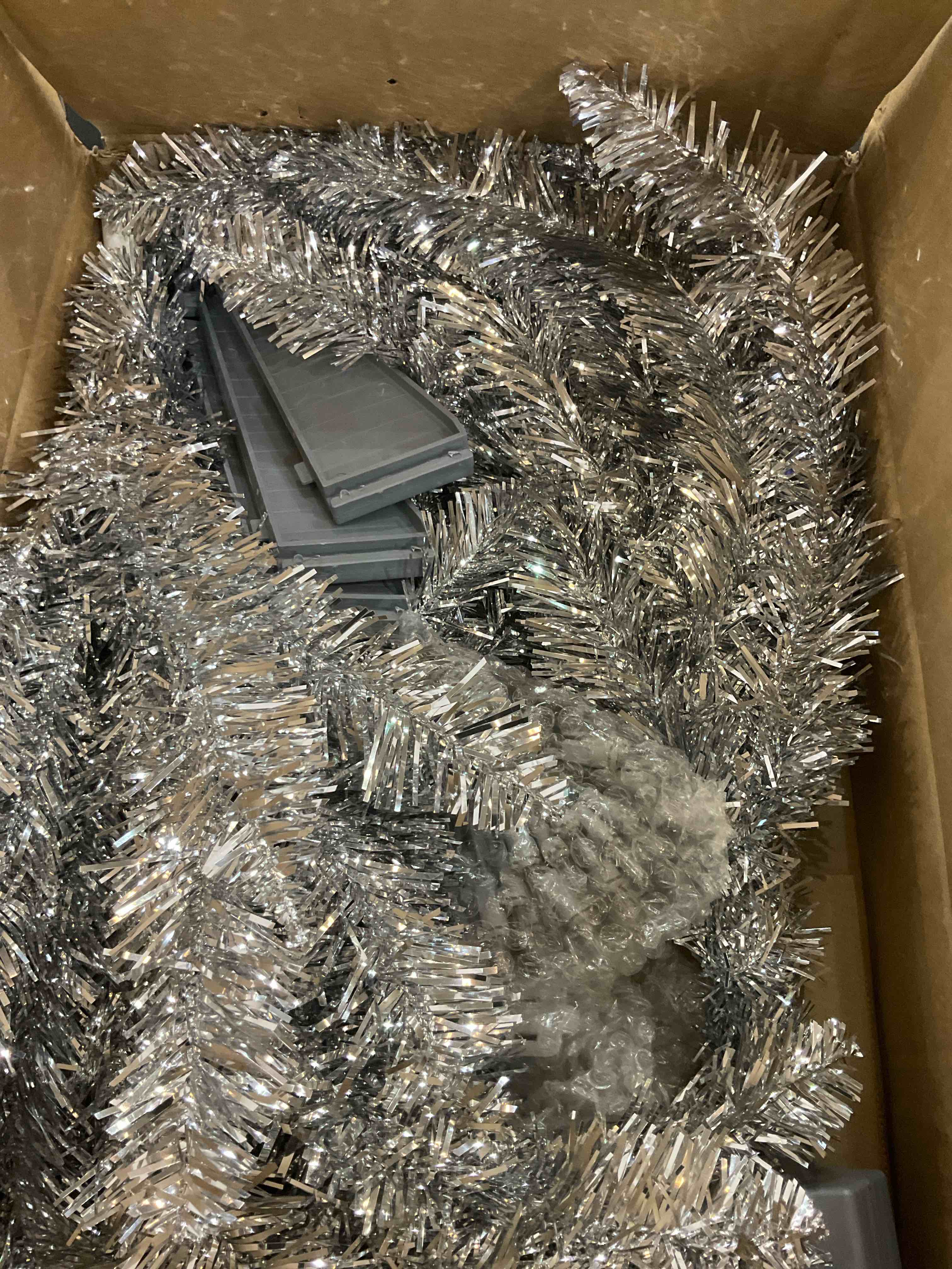 https://s3.amazonaws.com/lotting-images-prod/BargainHunt/EXS01194775_1709231440382.jpeg