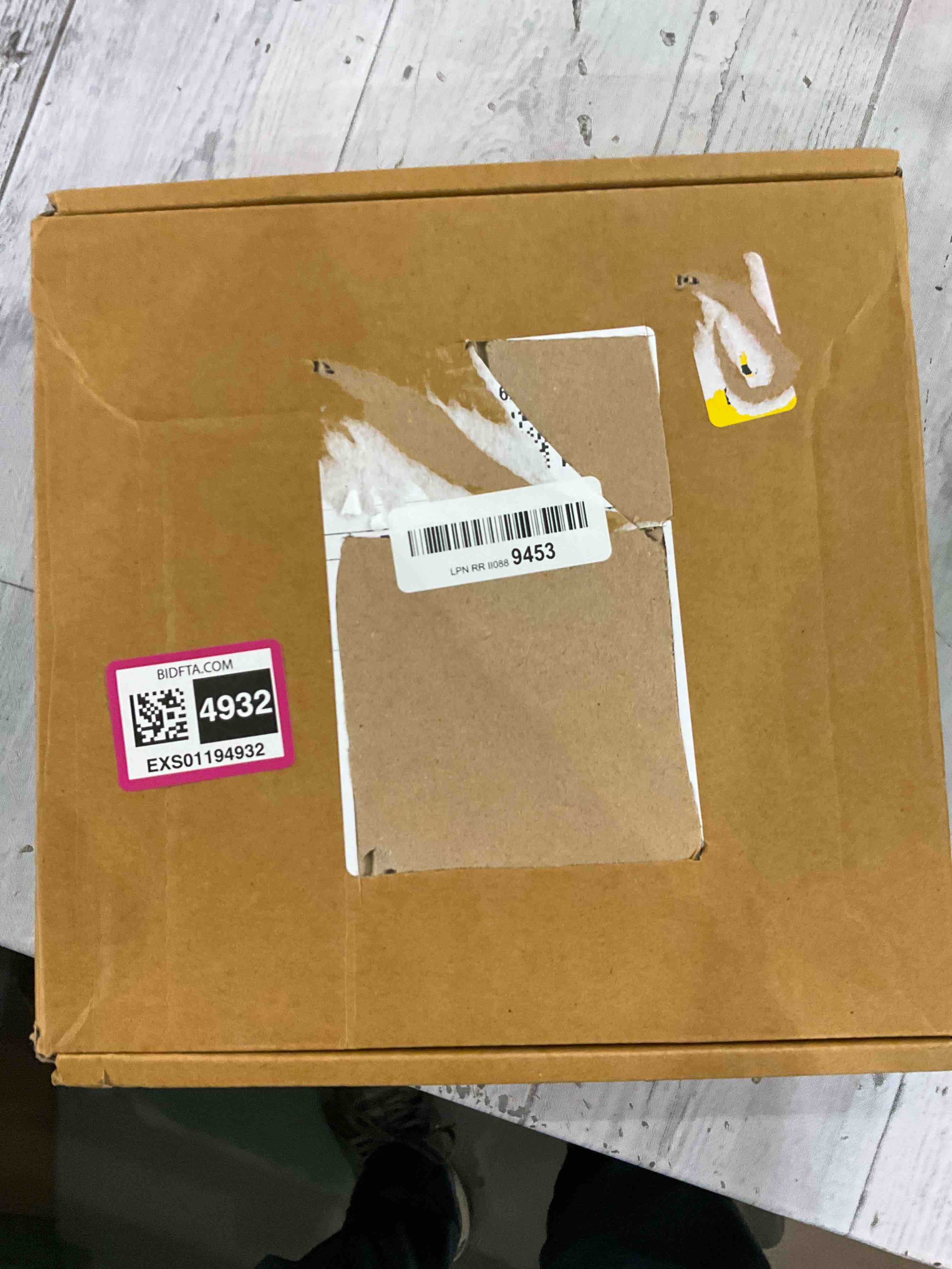 https://s3.amazonaws.com/lotting-images-prod/BargainHunt/EXS01194932_1709560029032.jpeg