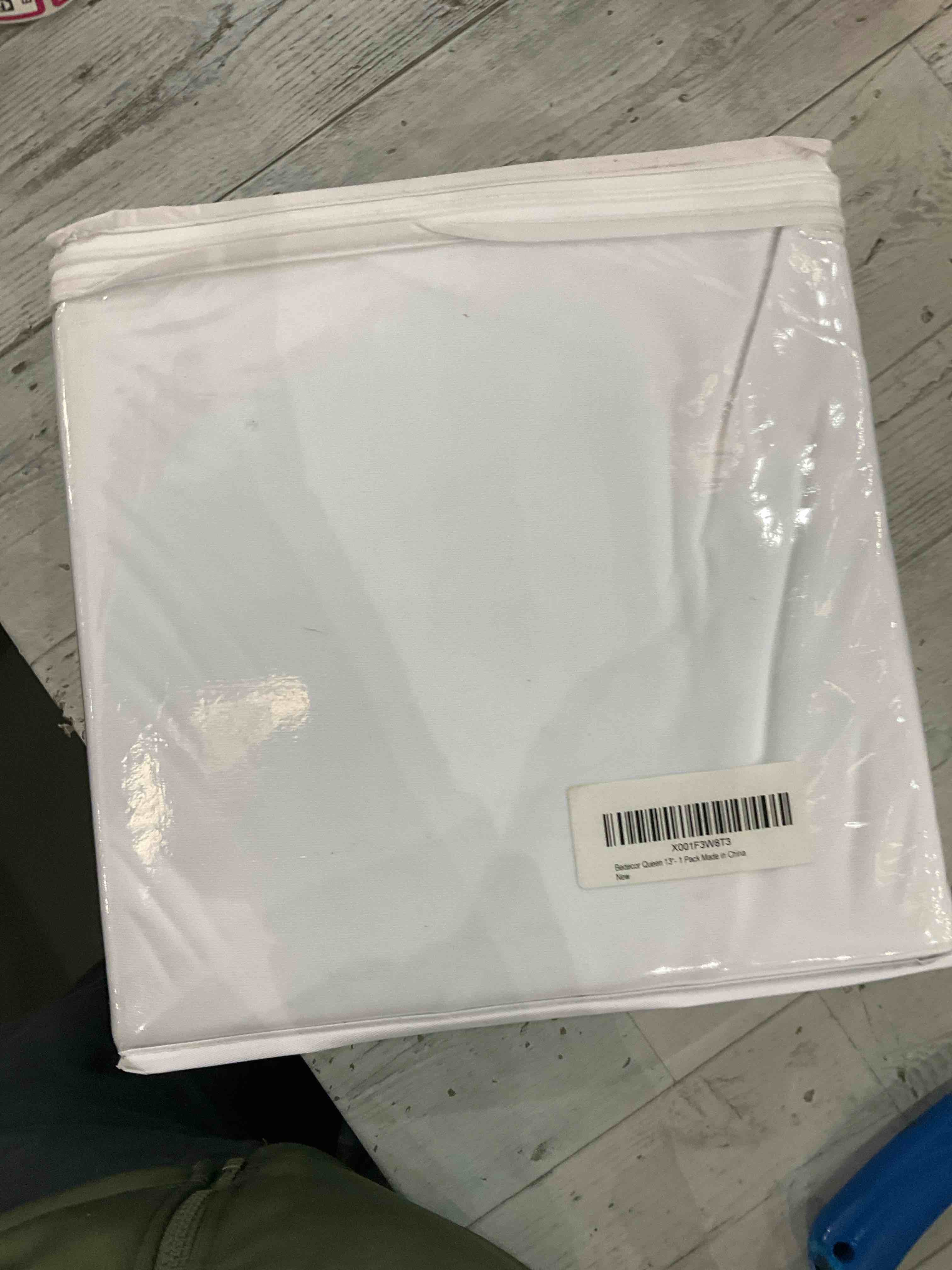 https://s3.amazonaws.com/lotting-images-prod/BargainHunt/EXS01194933_1709560121945.jpeg