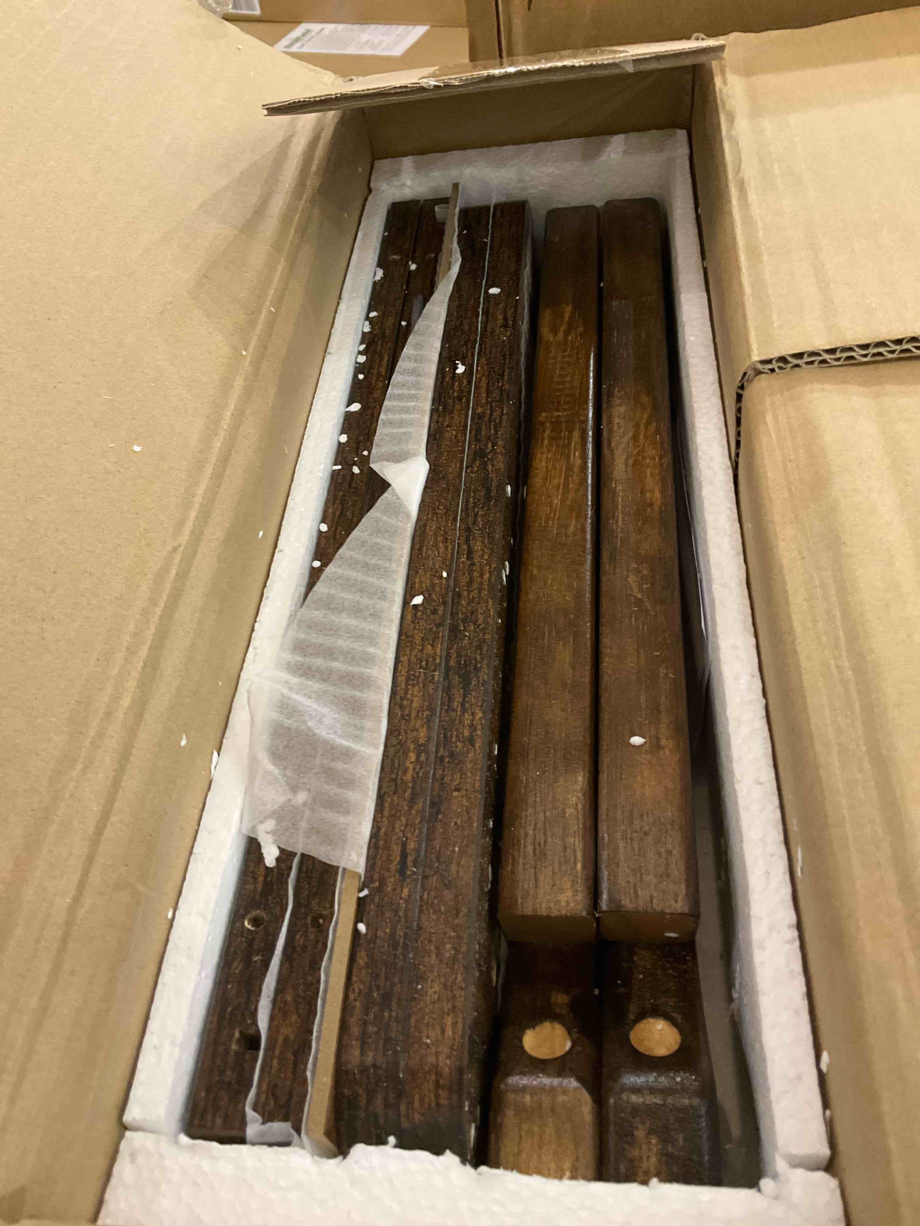 https://s3.amazonaws.com/lotting-images-prod/BargainHunt/EXS01195018_1709563478976.jpeg