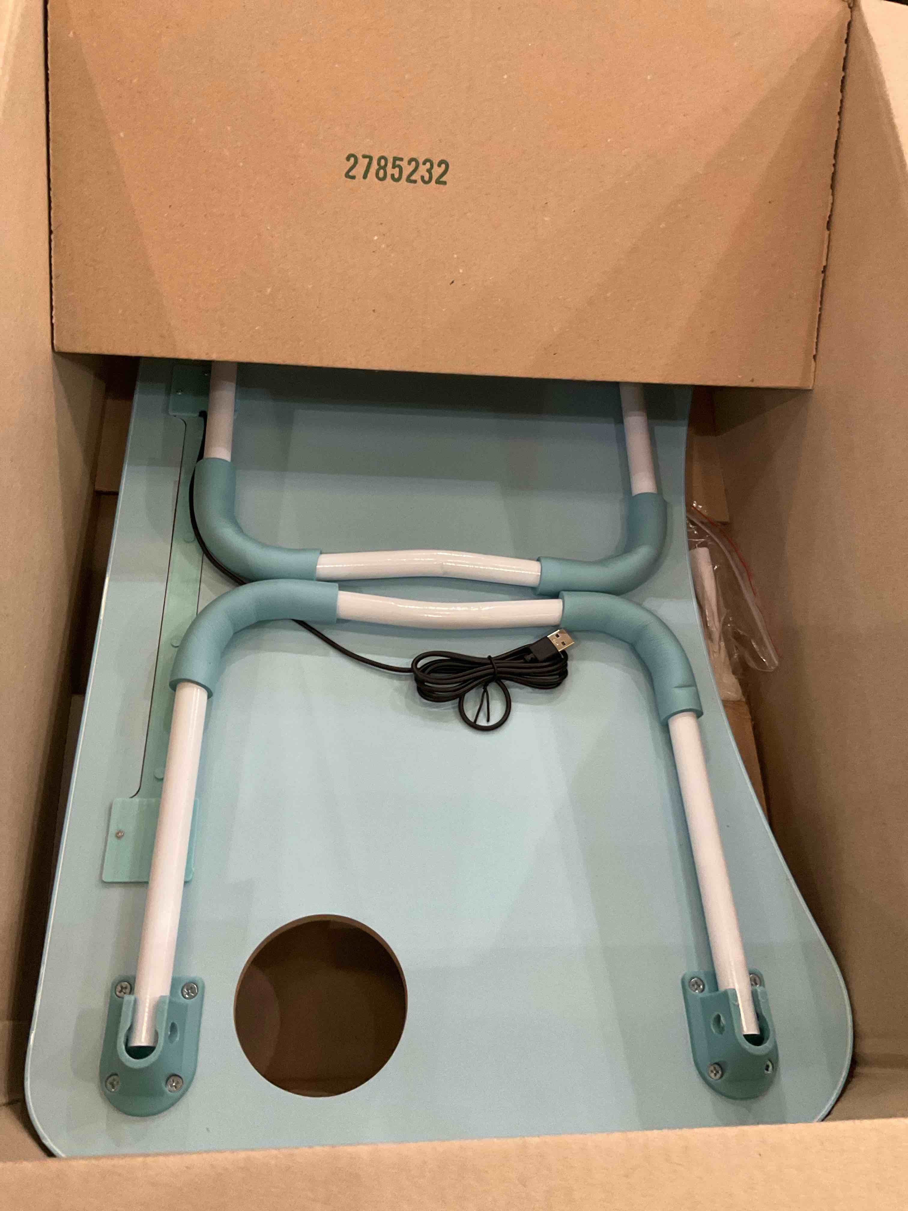 https://s3.amazonaws.com/lotting-images-prod/BargainHunt/EXS01195030_1709564923053.jpeg