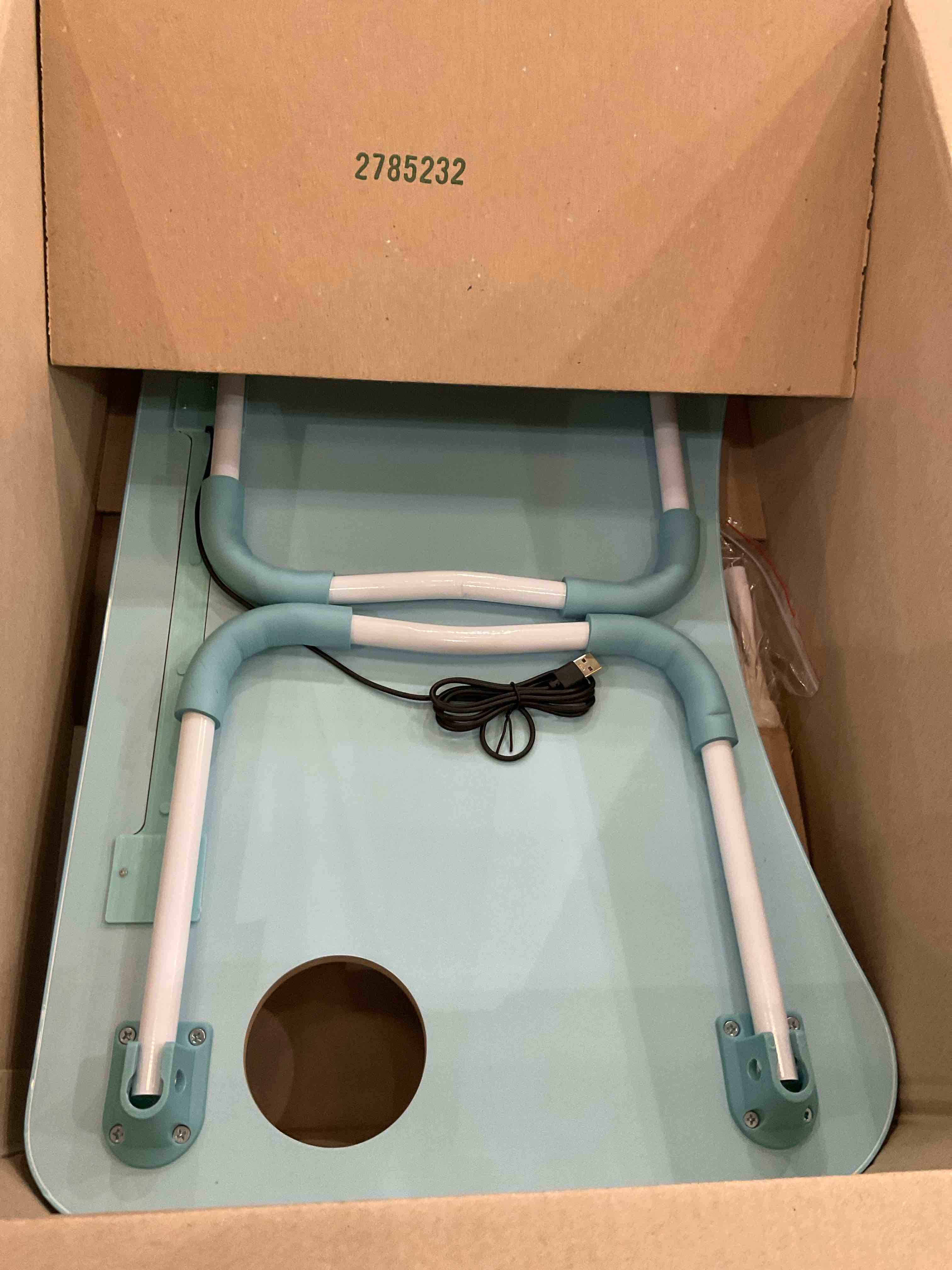 https://s3.amazonaws.com/lotting-images-prod/BargainHunt/EXS01195030_1709564923984.jpeg
