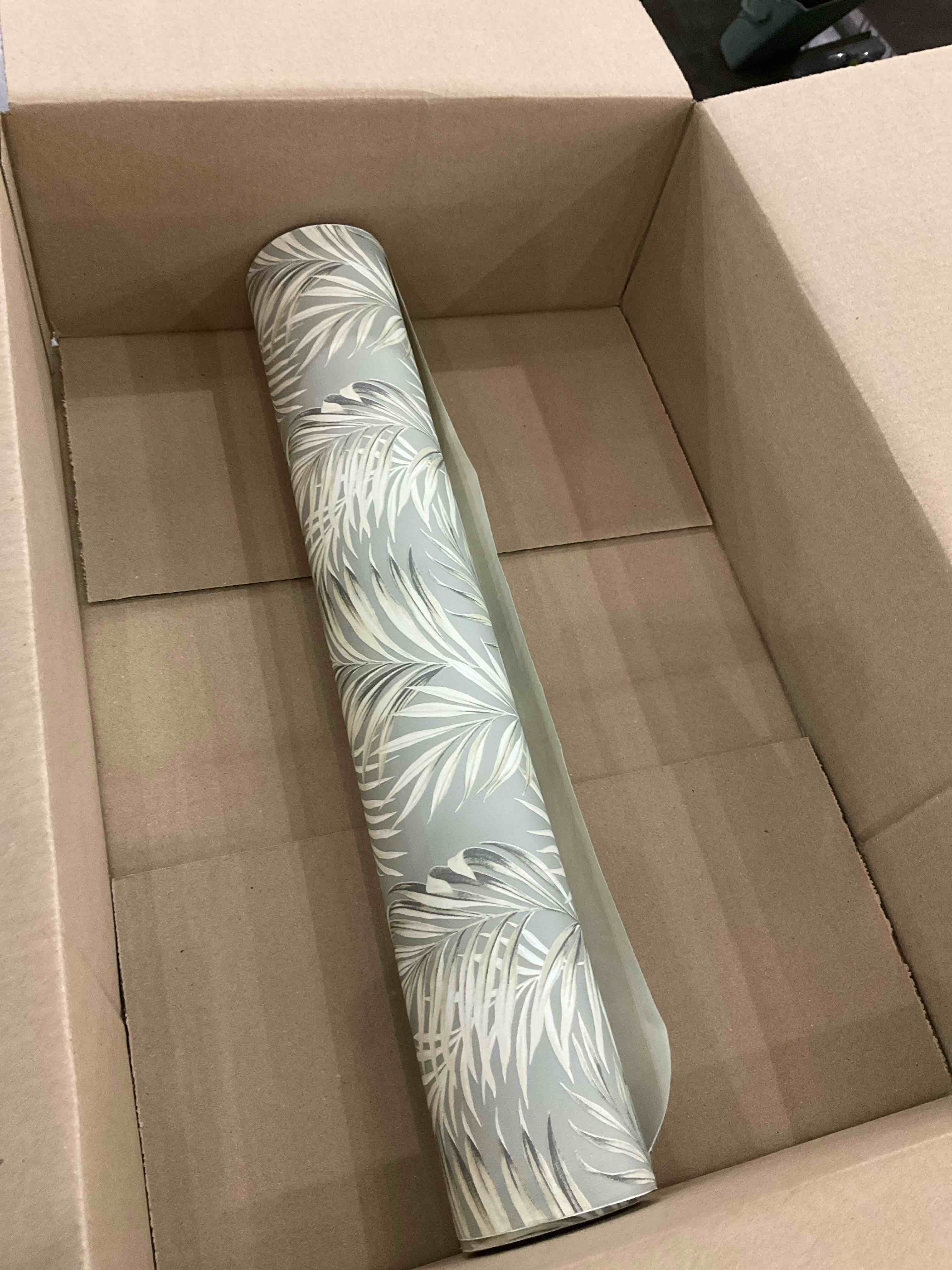 https://s3.amazonaws.com/lotting-images-prod/BargainHunt/EXS01195078_1709576771960.jpeg