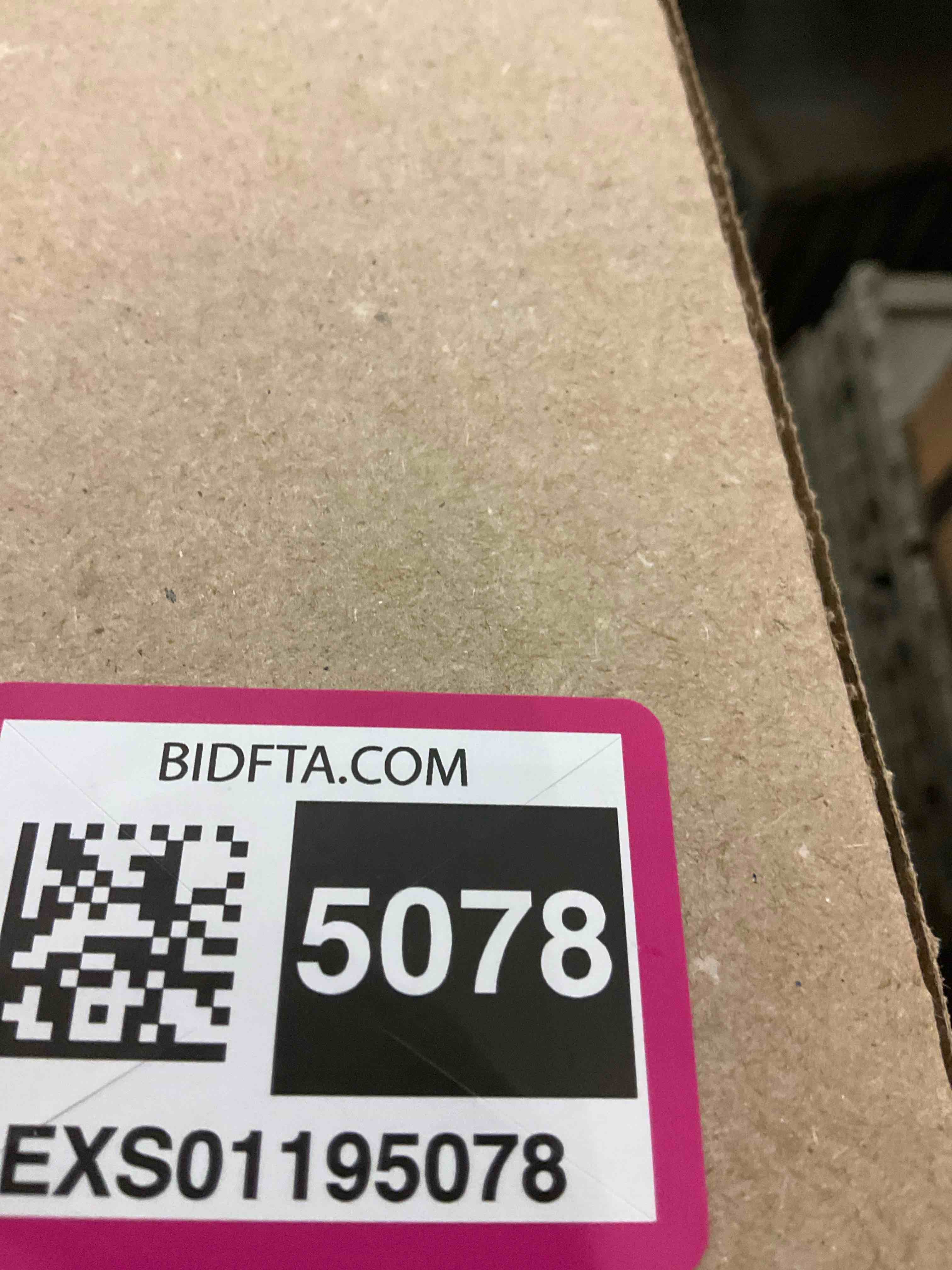 https://s3.amazonaws.com/lotting-images-prod/BargainHunt/EXS01195078_1709576810137.jpeg