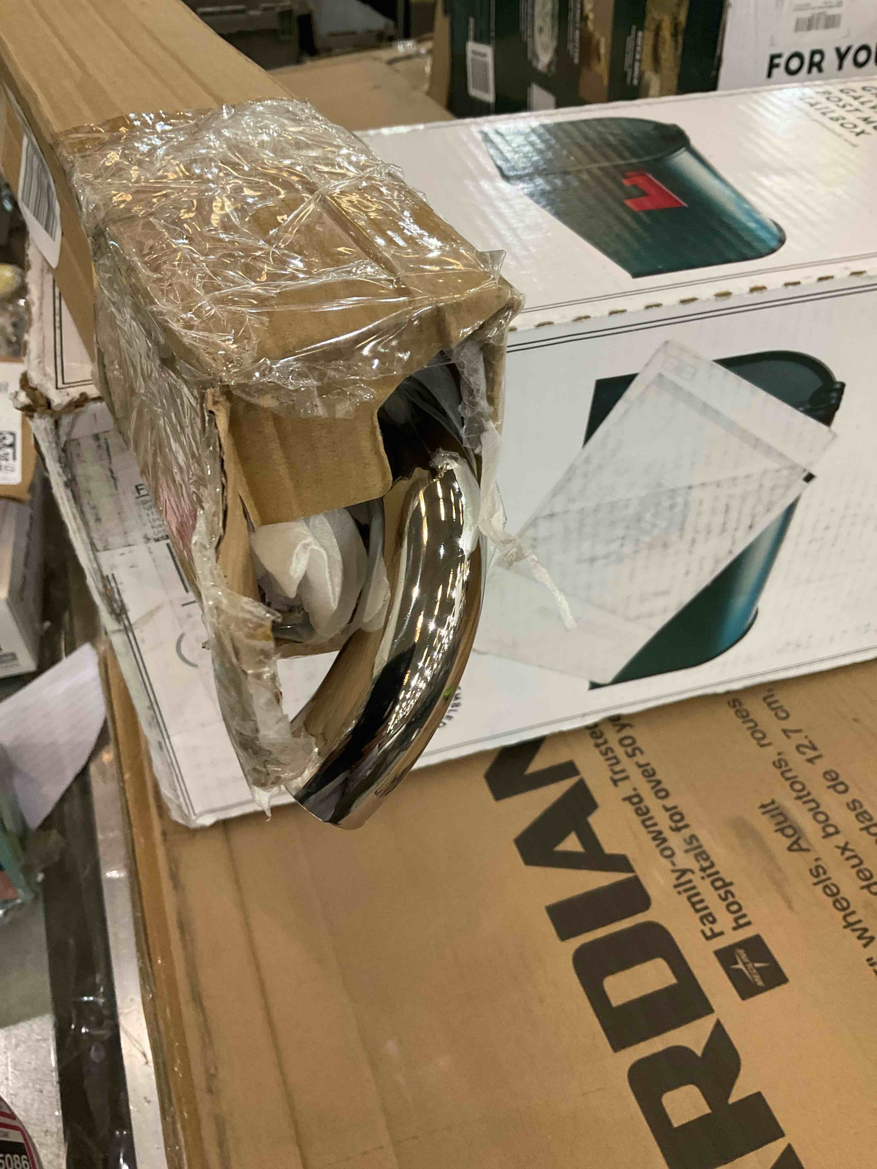 https://s3.amazonaws.com/lotting-images-prod/BargainHunt/EXS01195082_1709577440299.jpeg