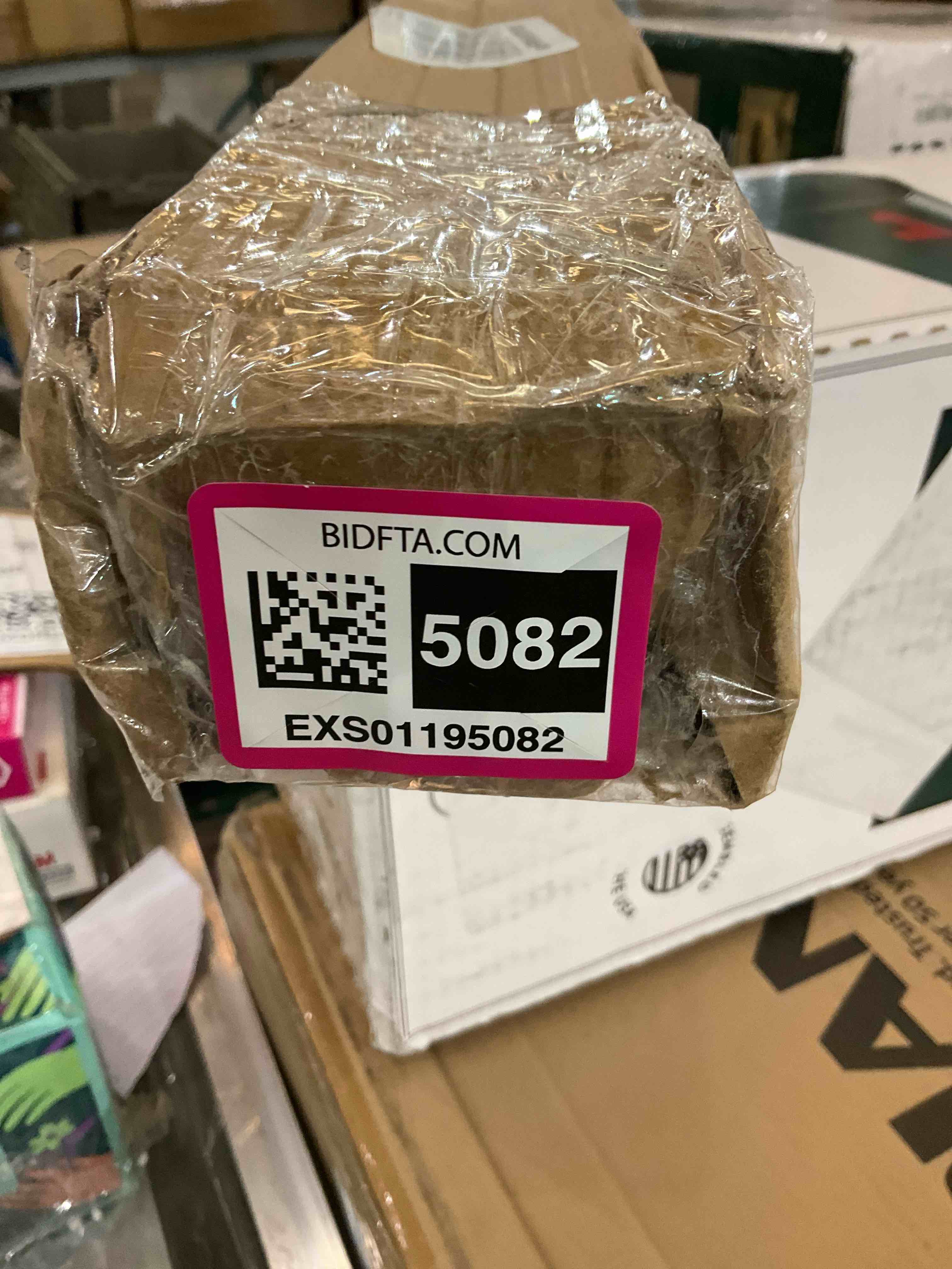 https://s3.amazonaws.com/lotting-images-prod/BargainHunt/EXS01195082_1709577491444.jpeg