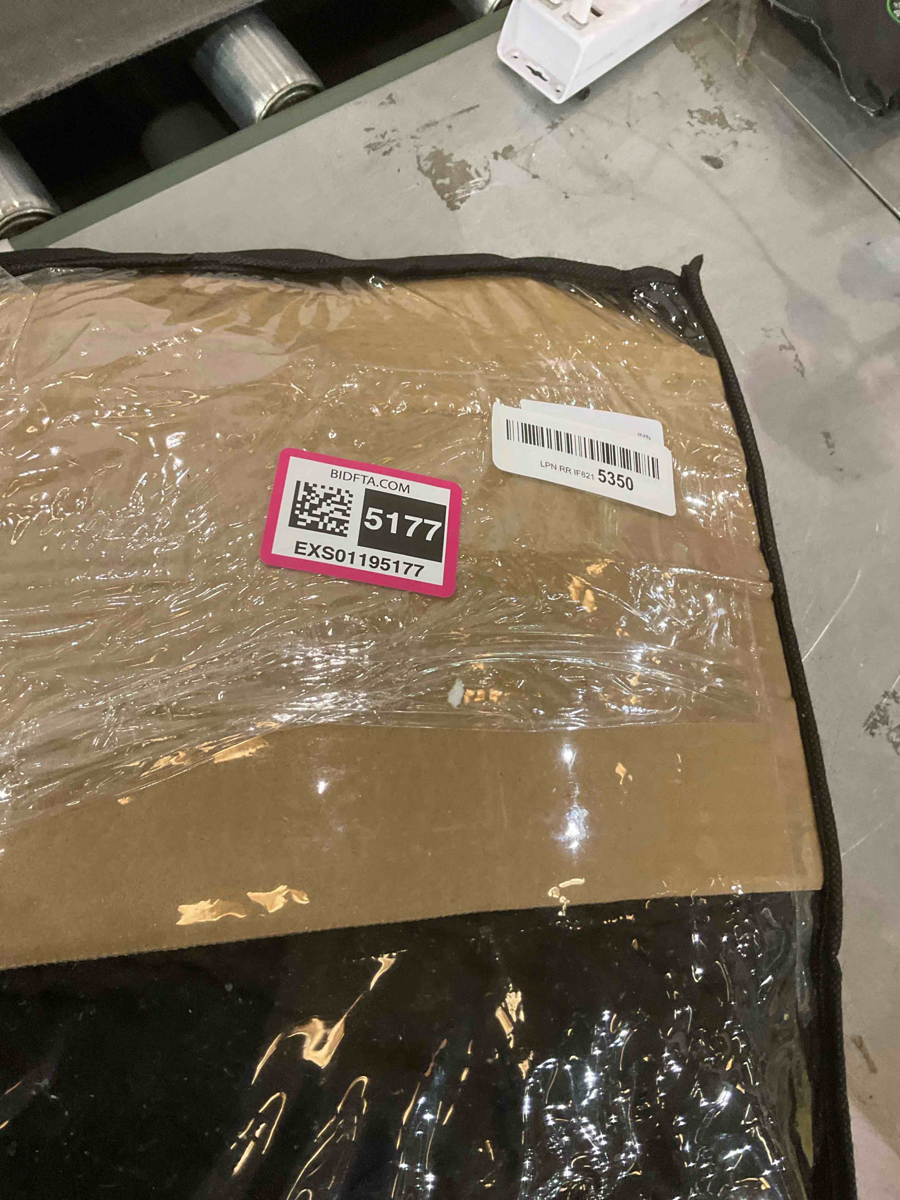 https://s3.amazonaws.com/lotting-images-prod/BargainHunt/EXS01195177_1711984301591.jpeg