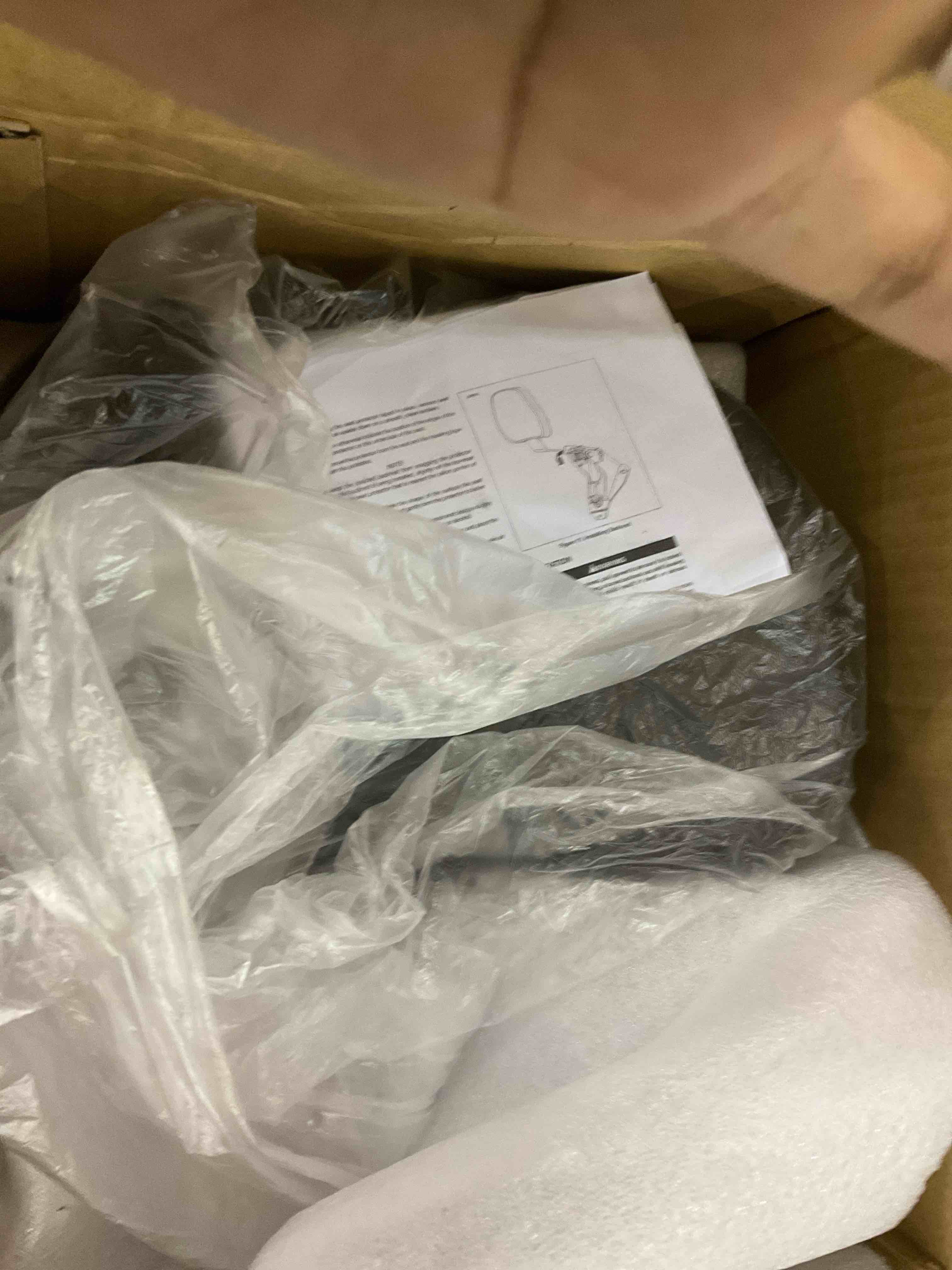https://s3.amazonaws.com/lotting-images-prod/BargainHunt/EXS01195317_1712676987053.jpeg