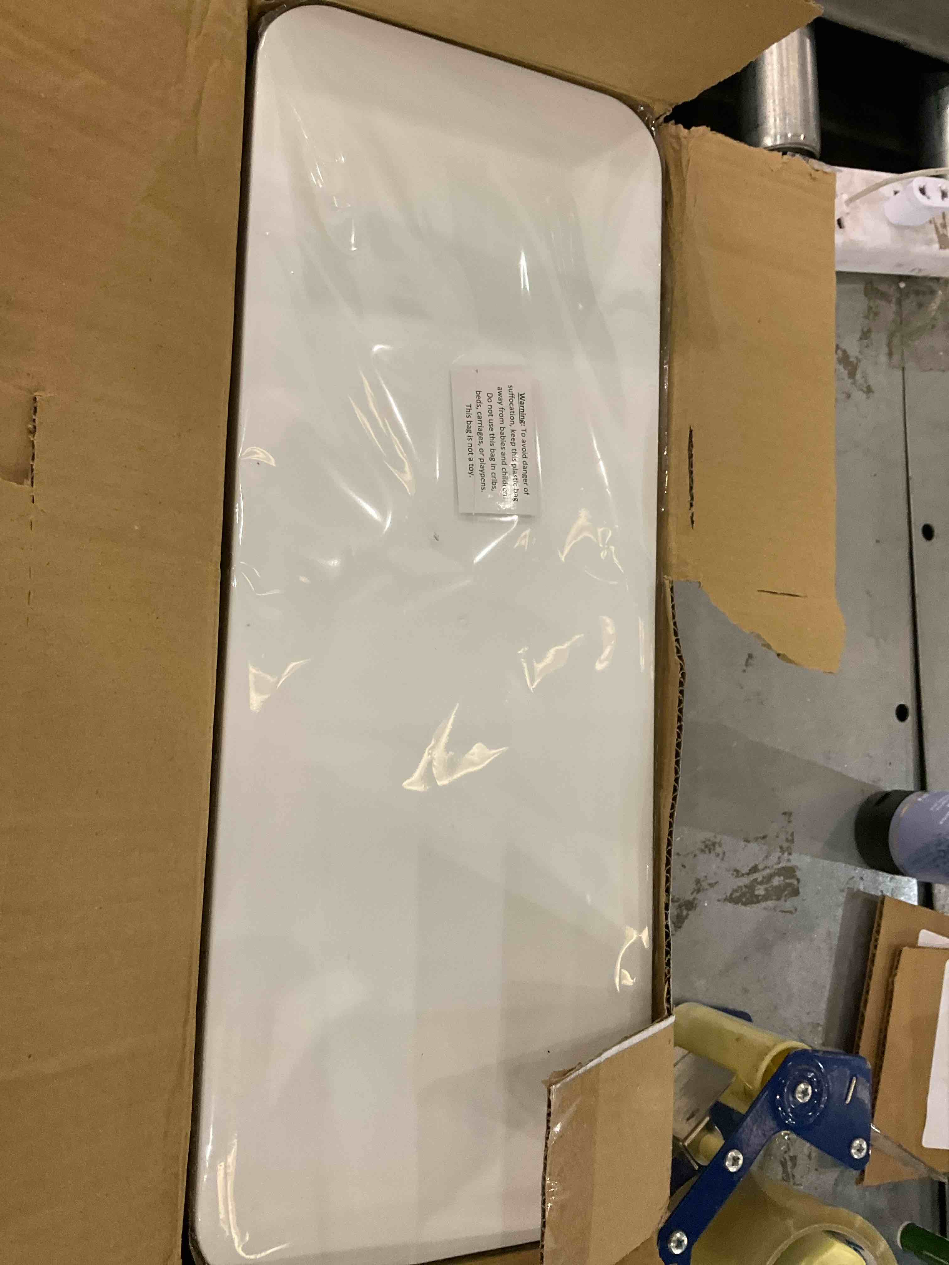 https://s3.amazonaws.com/lotting-images-prod/BargainHunt/EXS01195441_1712758710162.jpeg
