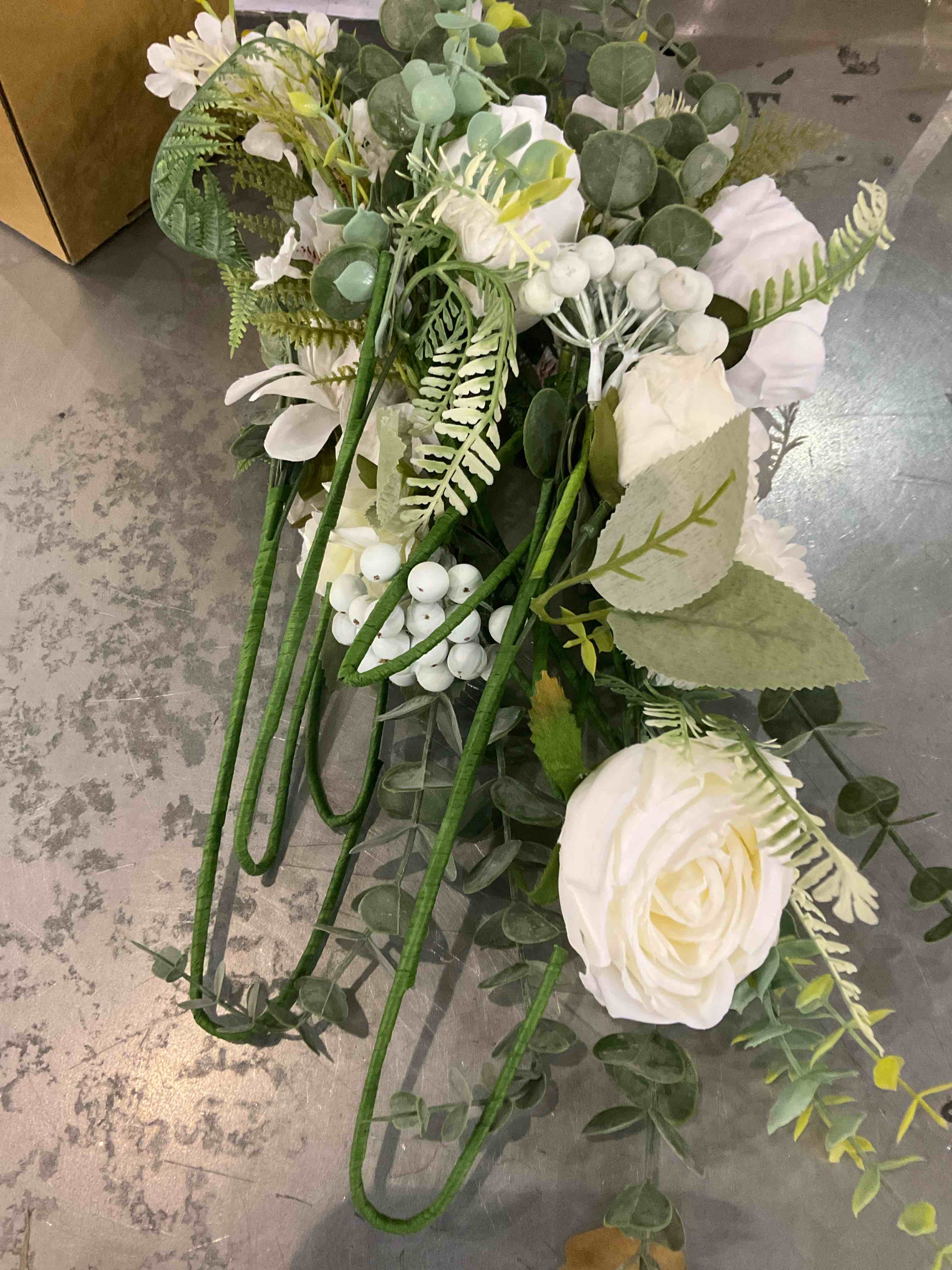 https://s3.amazonaws.com/lotting-images-prod/BargainHunt/EXS01195794_1709557107723.jpeg