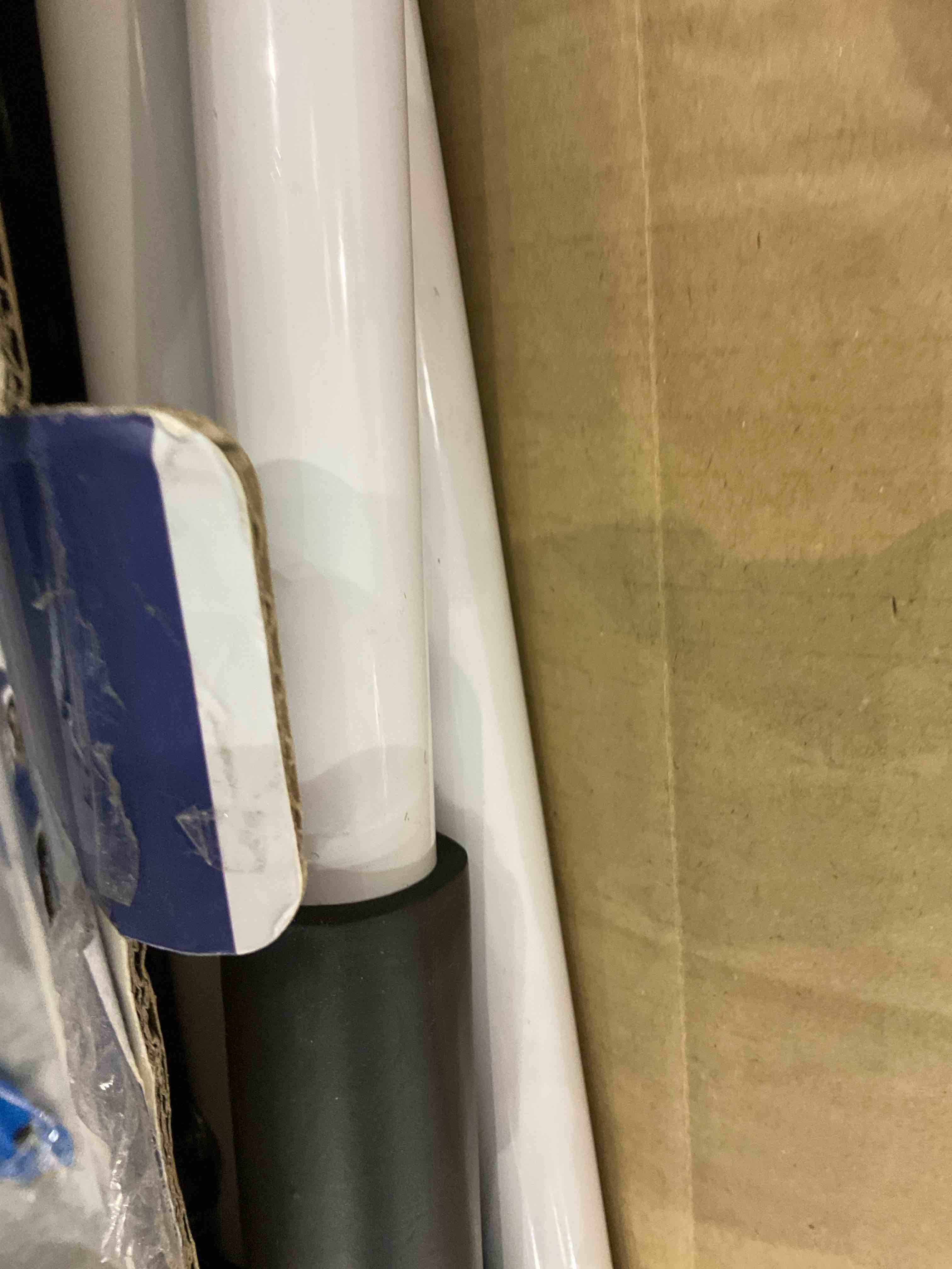 https://s3.amazonaws.com/lotting-images-prod/BargainHunt/EXS01195870_1709651086055.jpeg