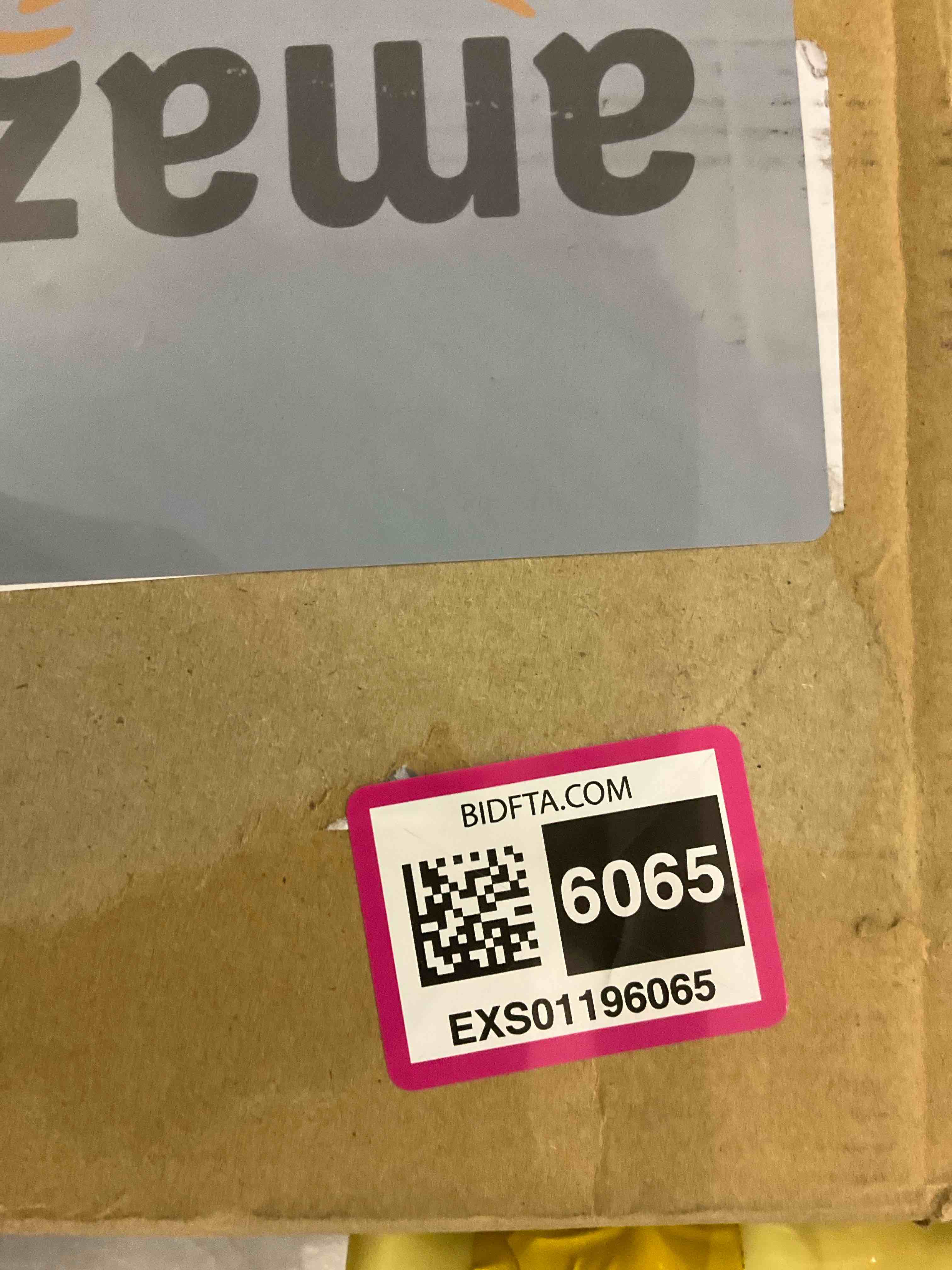 https://s3.amazonaws.com/lotting-images-prod/BargainHunt/EXS01196065_1709214233418.jpeg