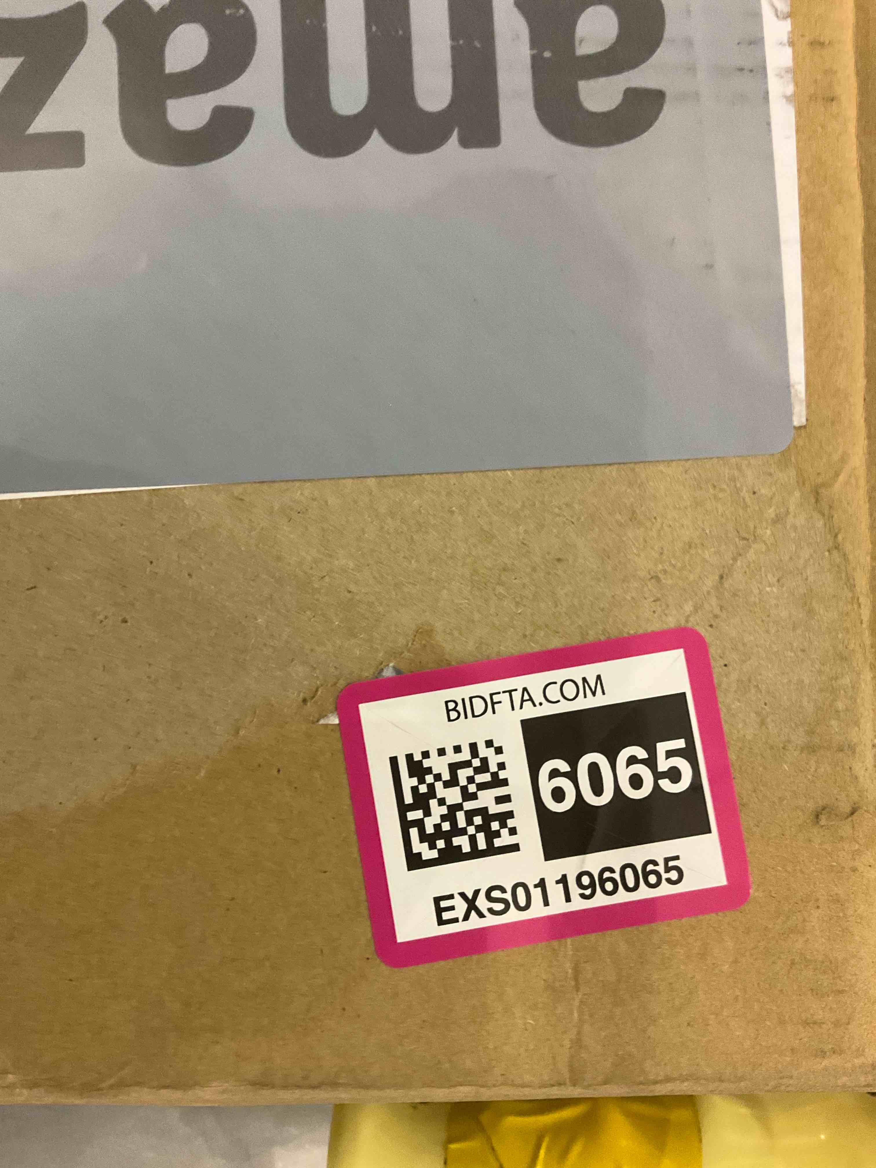 https://s3.amazonaws.com/lotting-images-prod/BargainHunt/EXS01196065_1709214234452.jpeg
