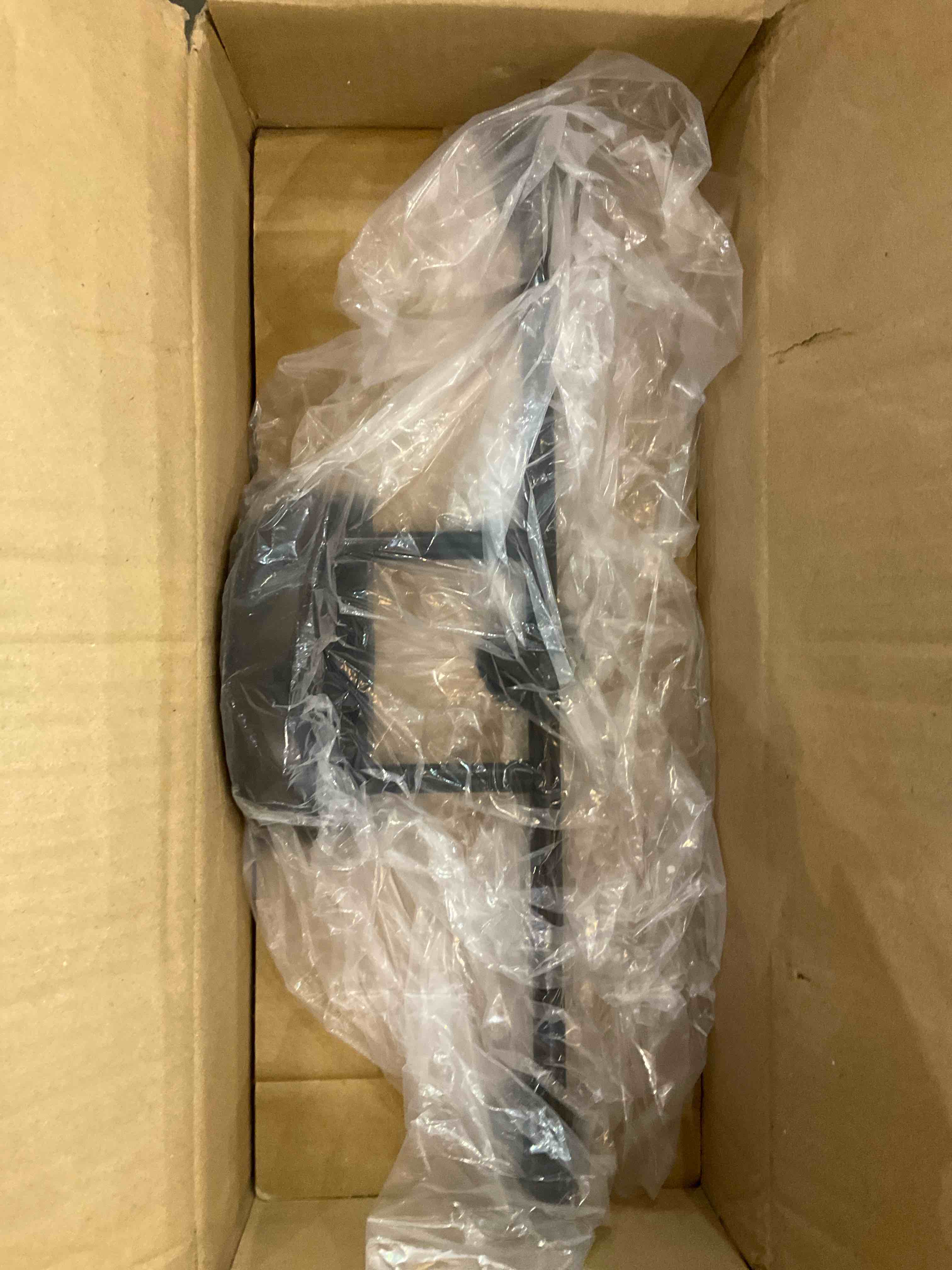 https://s3.amazonaws.com/lotting-images-prod/BargainHunt/EXS01196126_1709222766109.jpeg