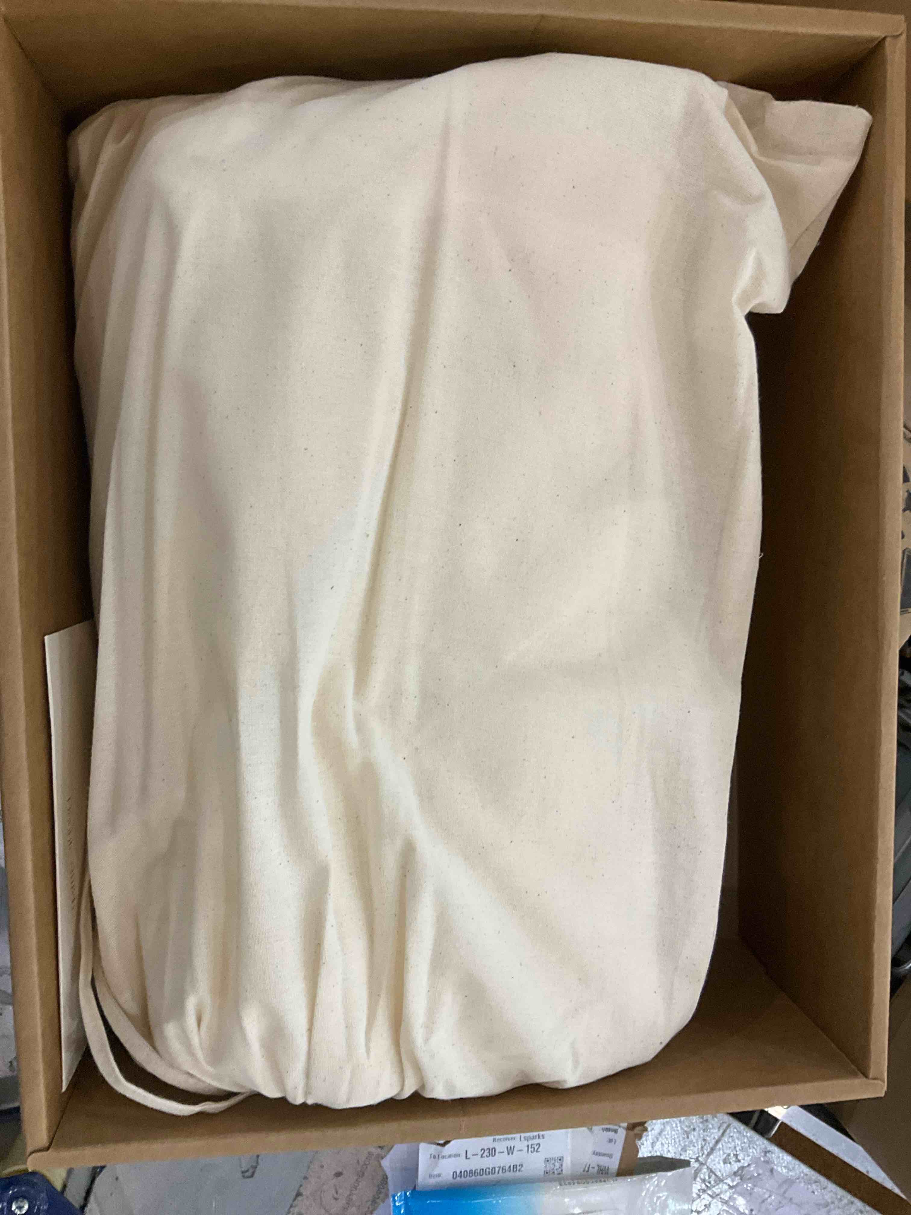 https://s3.amazonaws.com/lotting-images-prod/BargainHunt/EXS01196130_1709222521821.jpeg