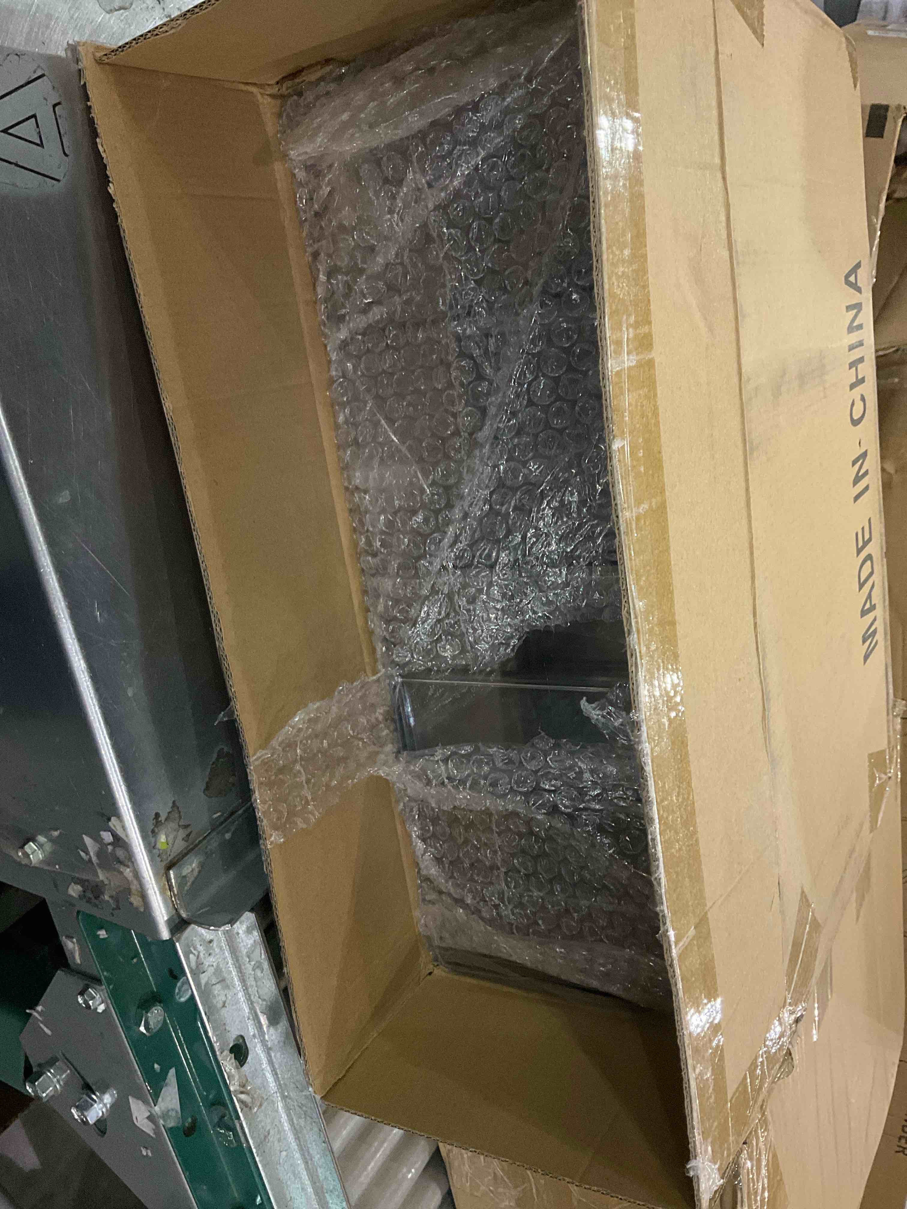 https://s3.amazonaws.com/lotting-images-prod/BargainHunt/EXS01196514_1709211134438.jpeg