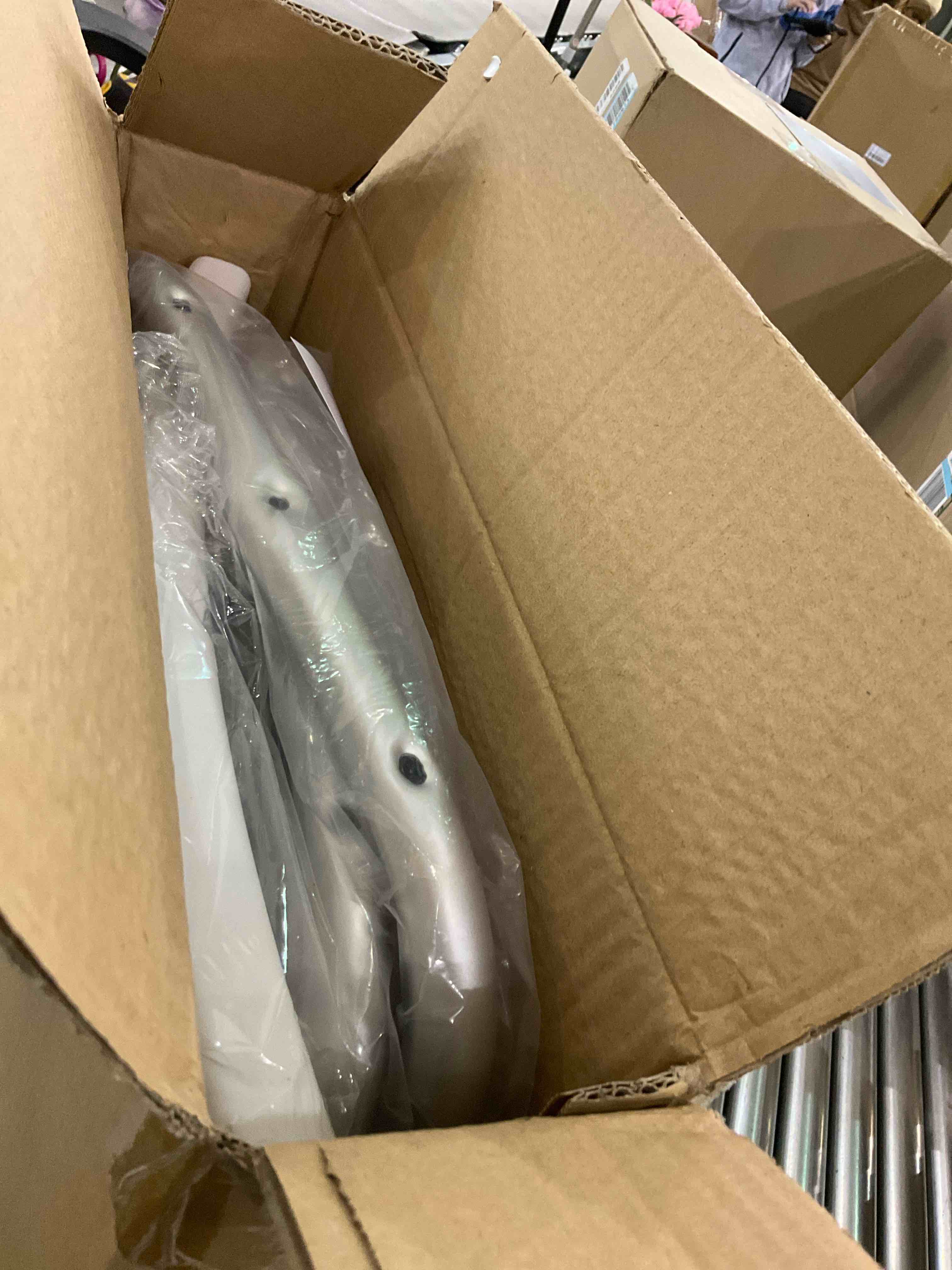 https://s3.amazonaws.com/lotting-images-prod/BargainHunt/EXS01196524_1709212258790.jpeg