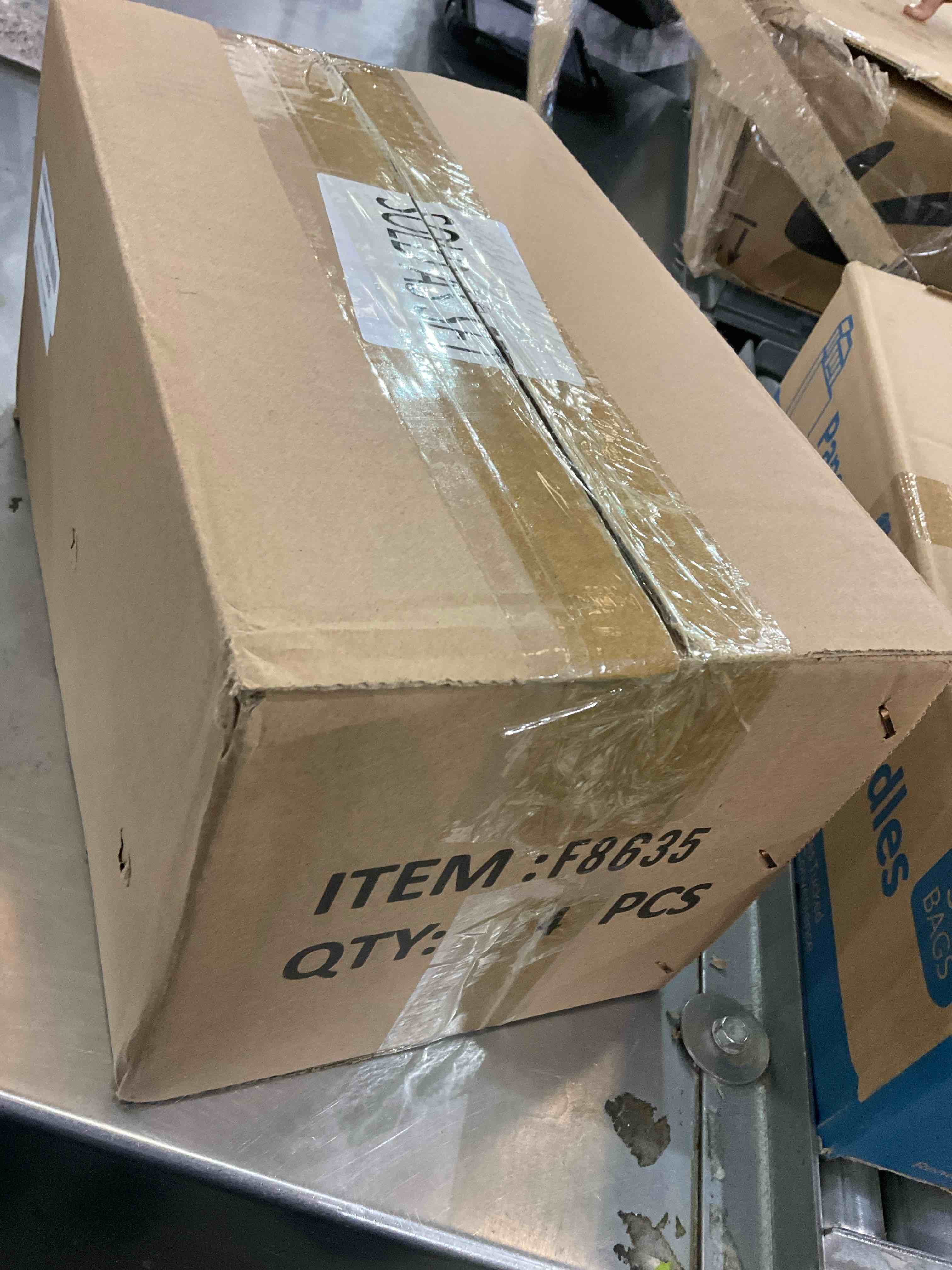 https://s3.amazonaws.com/lotting-images-prod/BargainHunt/EXS01196543_1709216661565.jpeg