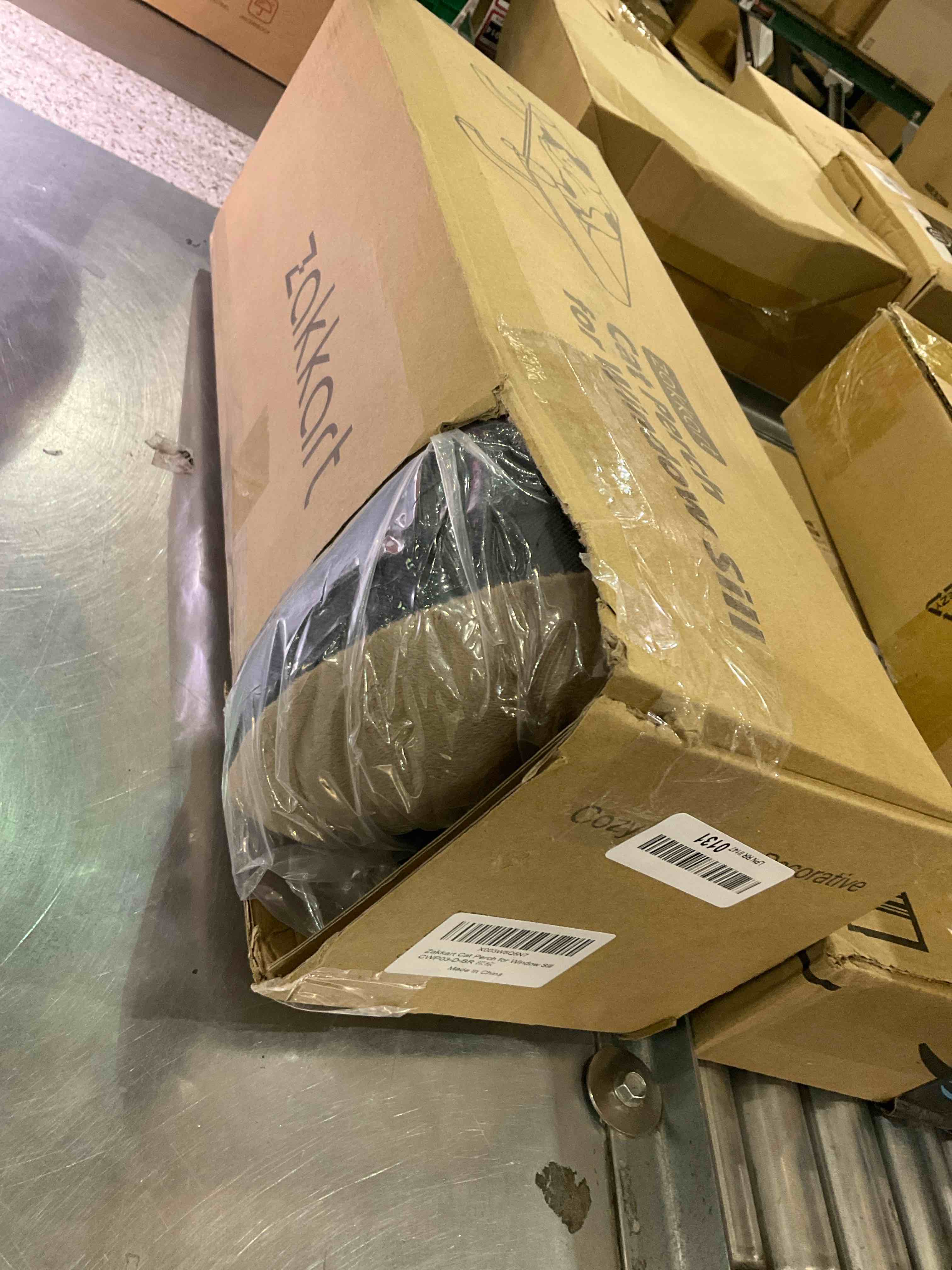 https://s3.amazonaws.com/lotting-images-prod/BargainHunt/EXS01196825_1709316548112.jpeg