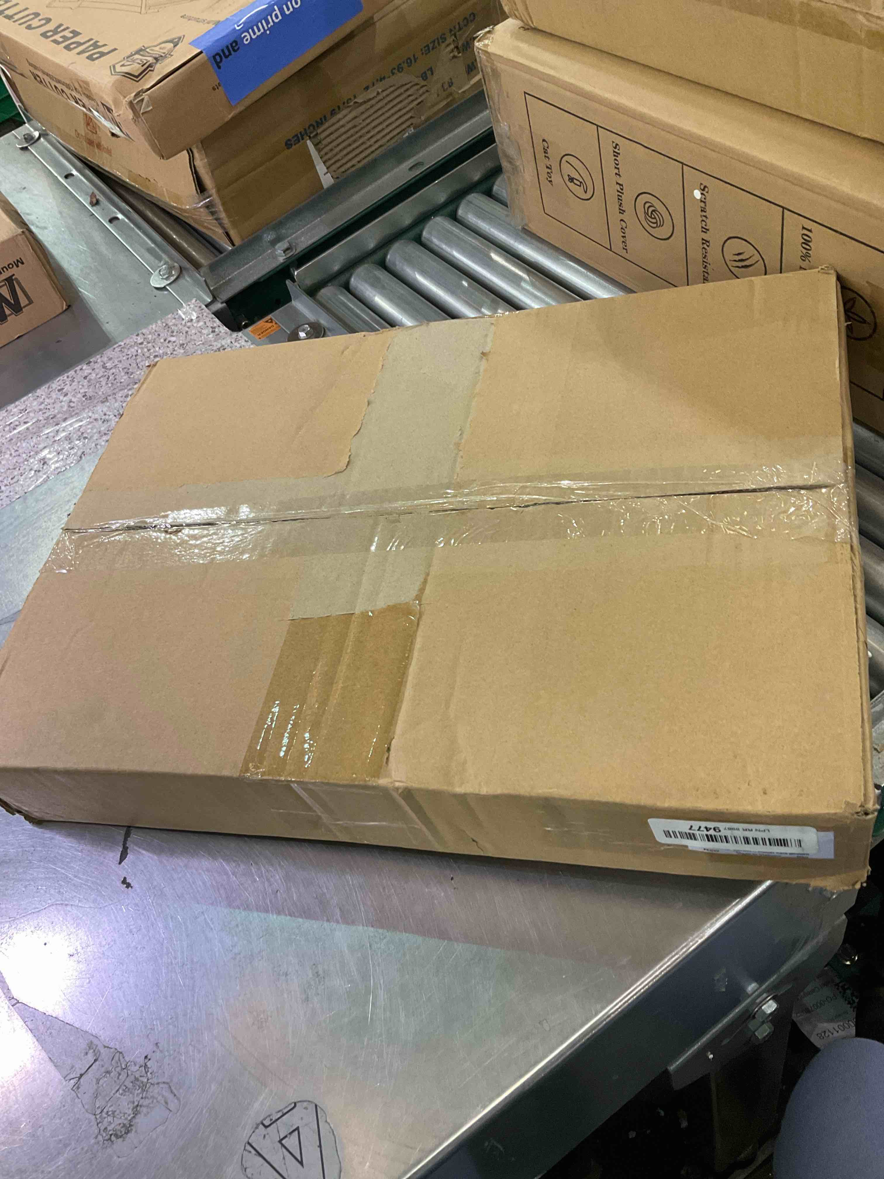https://s3.amazonaws.com/lotting-images-prod/BargainHunt/EXS01196844_1709321041452.jpeg