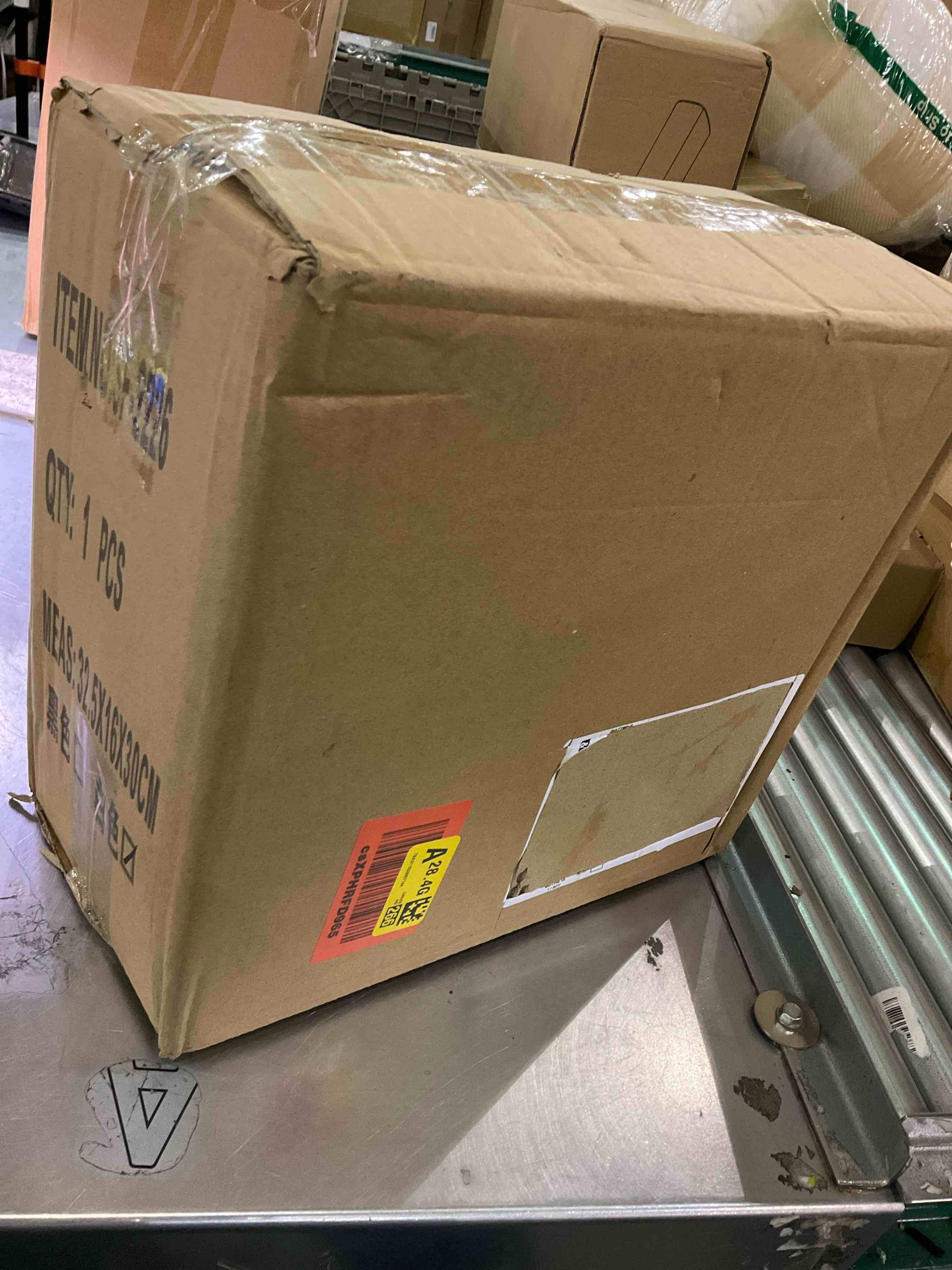 https://s3.amazonaws.com/lotting-images-prod/BargainHunt/EXS01196886_1709557077086.jpeg