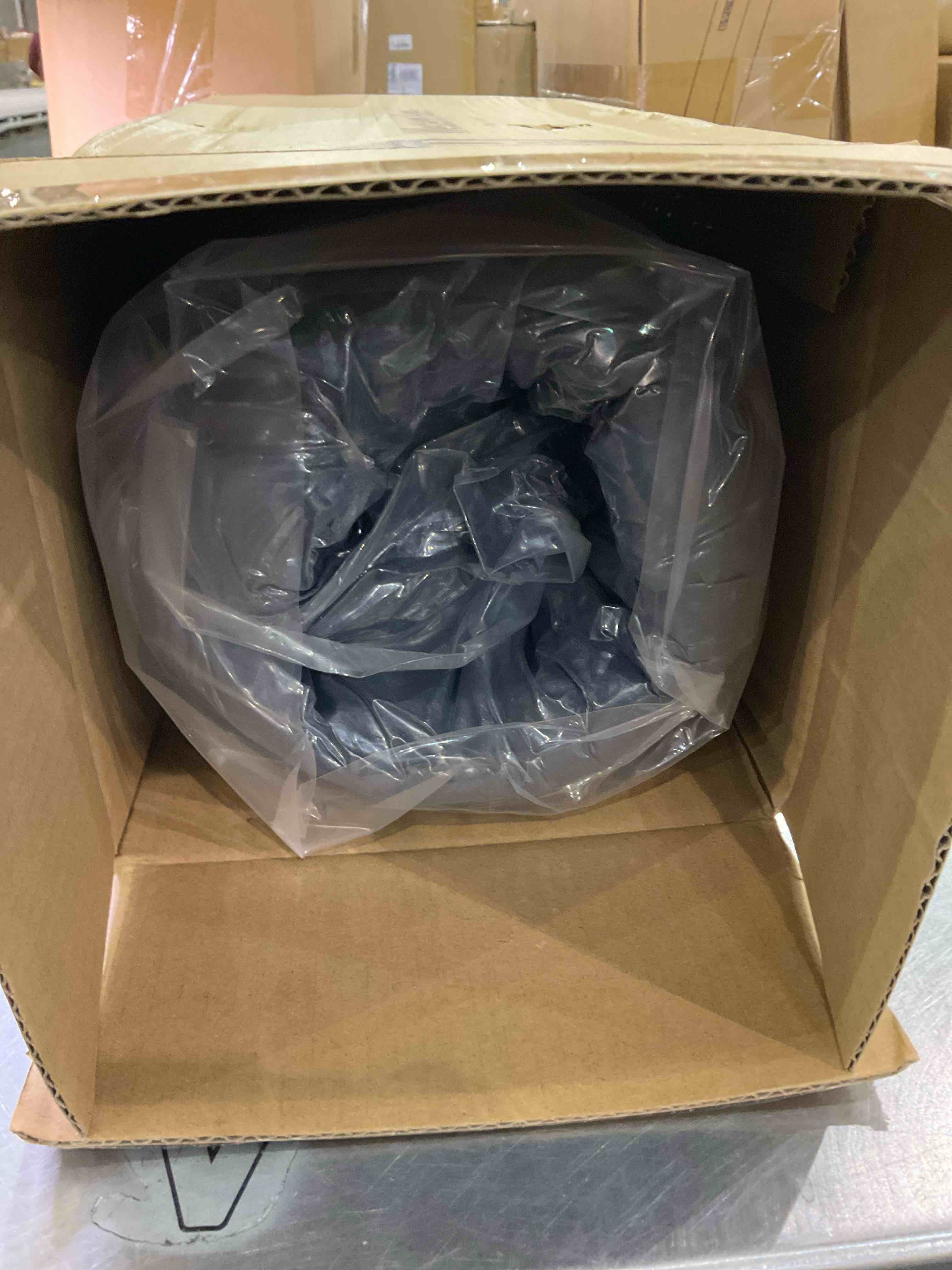 https://s3.amazonaws.com/lotting-images-prod/BargainHunt/EXS01196894_1709557802851.jpeg