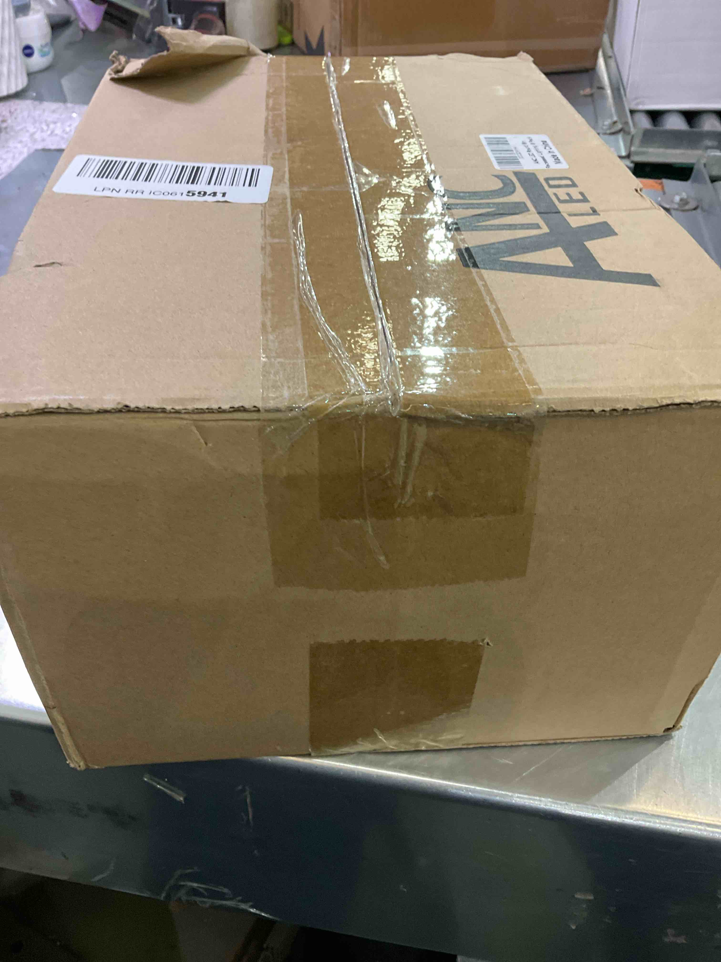 https://s3.amazonaws.com/lotting-images-prod/BargainHunt/EXS01196949_1709564657495.jpeg