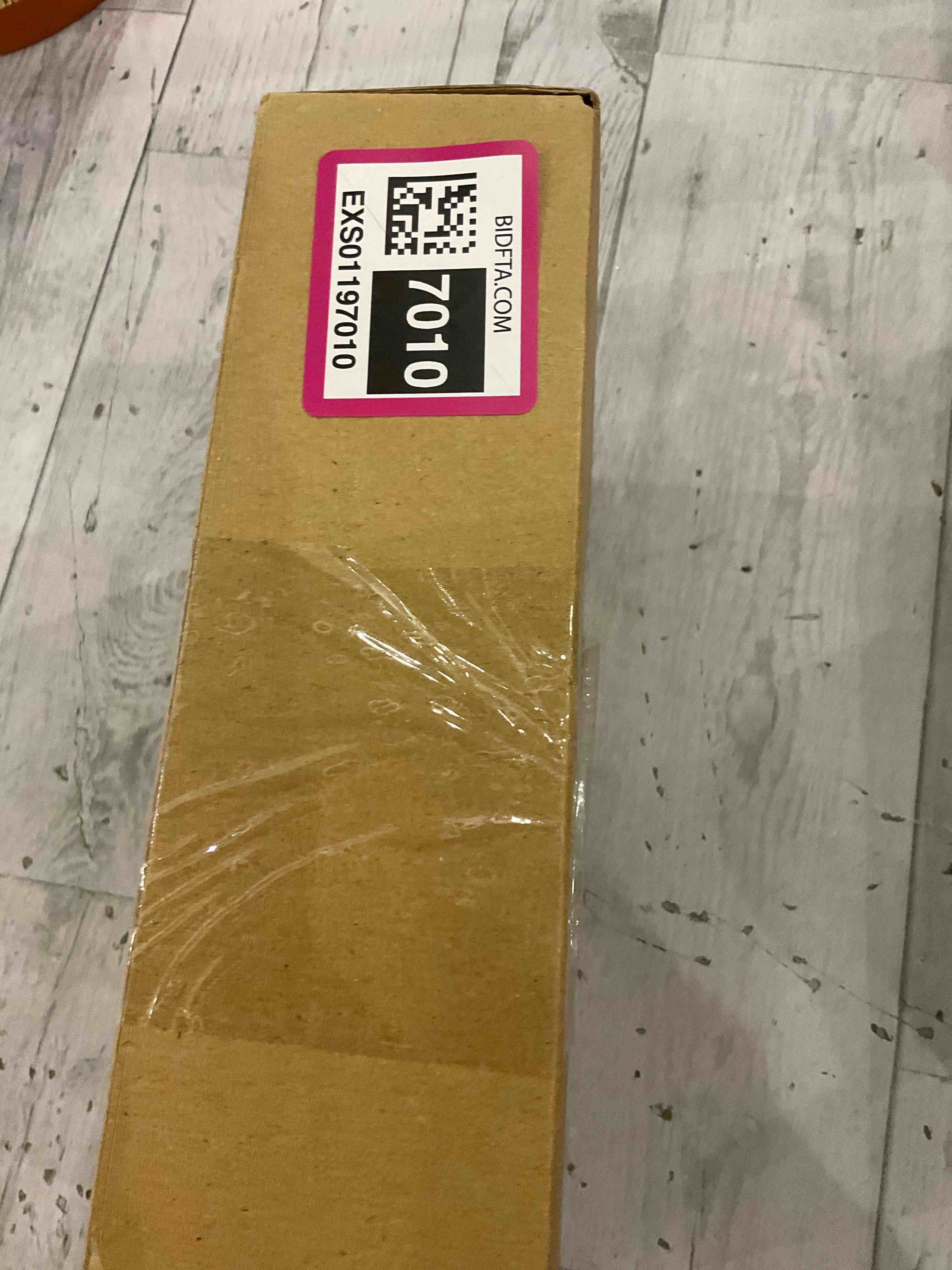 https://s3.amazonaws.com/lotting-images-prod/BargainHunt/EXS01197010_1709644854227.jpeg