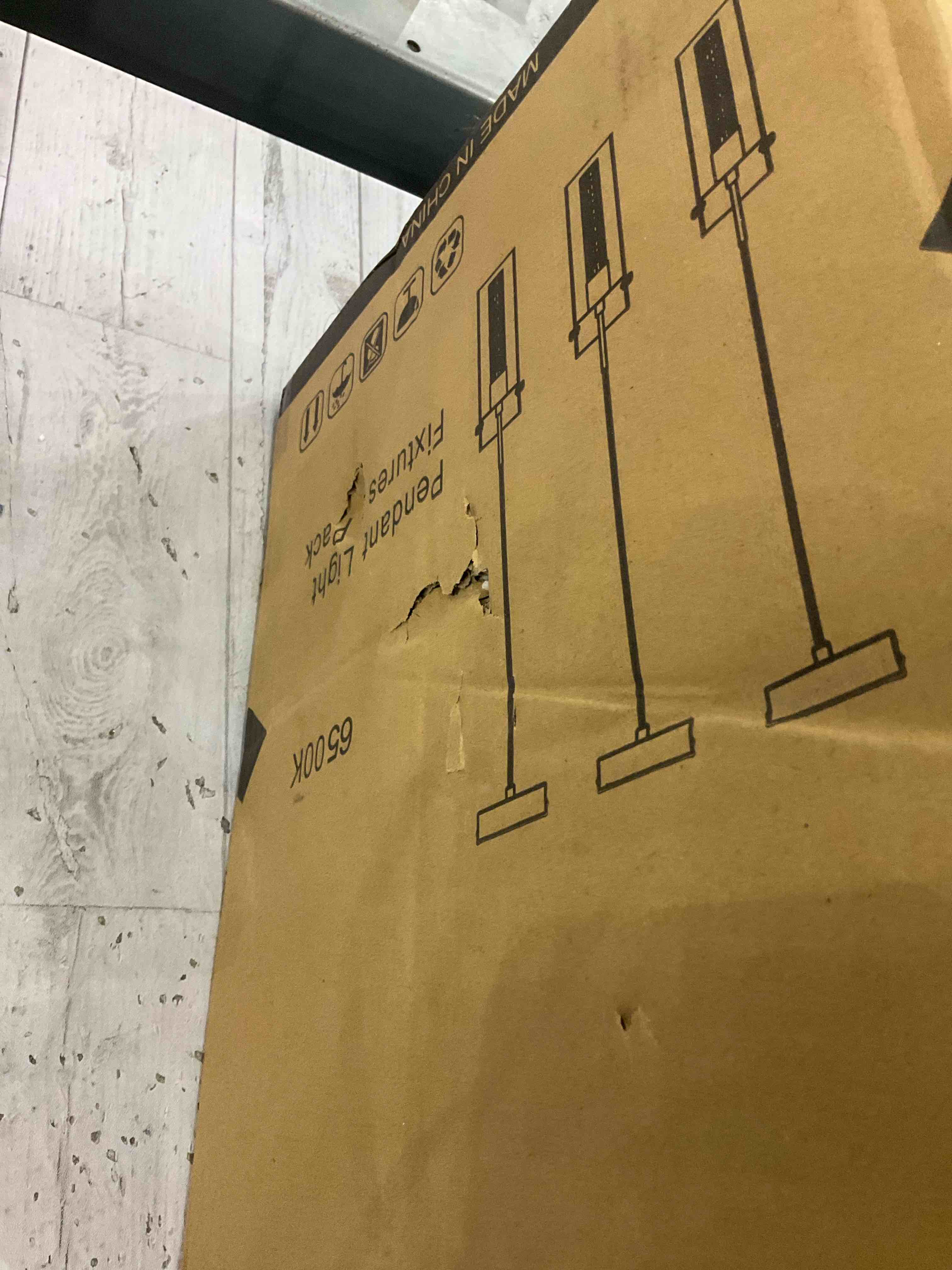 https://s3.amazonaws.com/lotting-images-prod/BargainHunt/EXS01197031_1709649651248.jpeg
