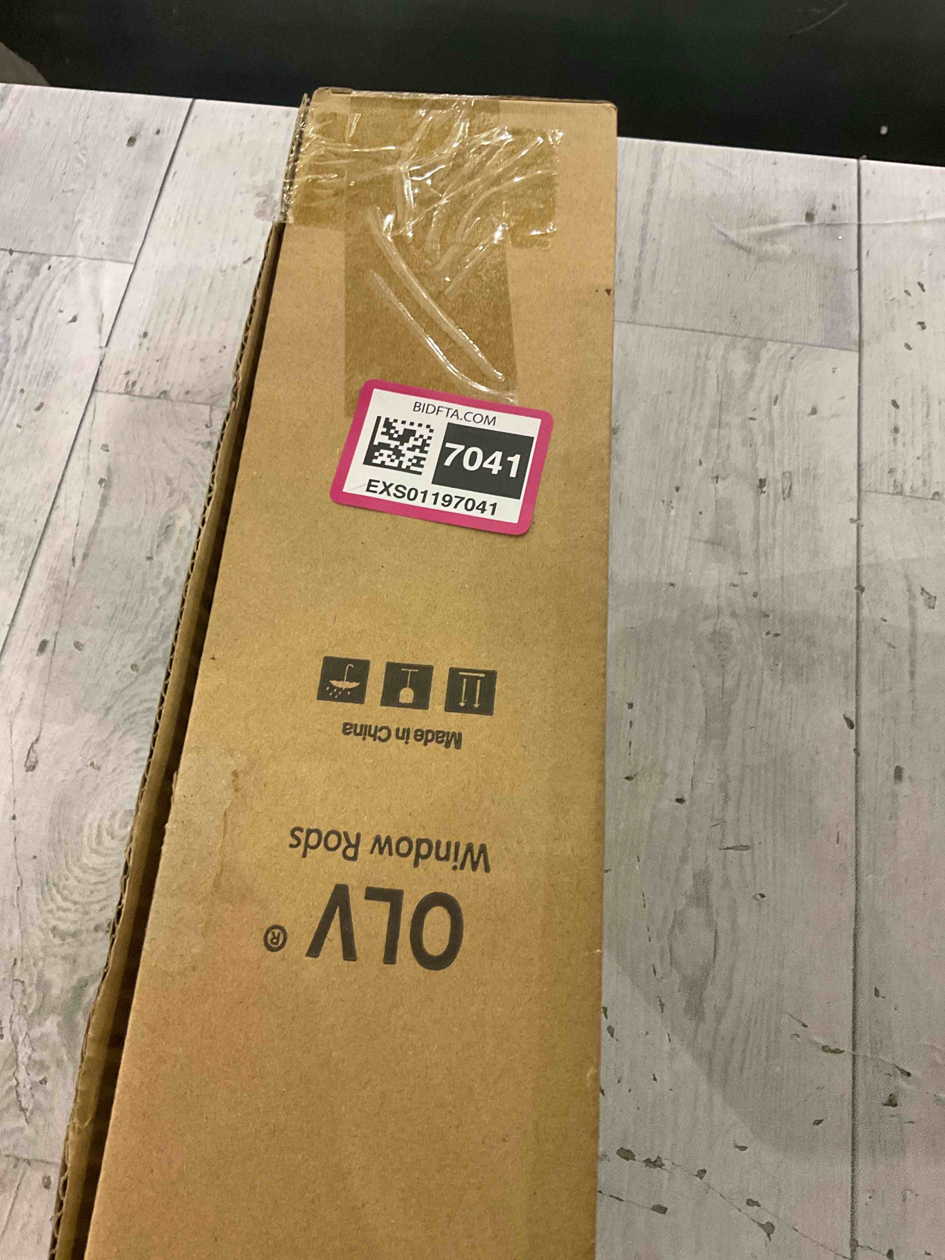 https://s3.amazonaws.com/lotting-images-prod/BargainHunt/EXS01197041_1709650477832.jpeg