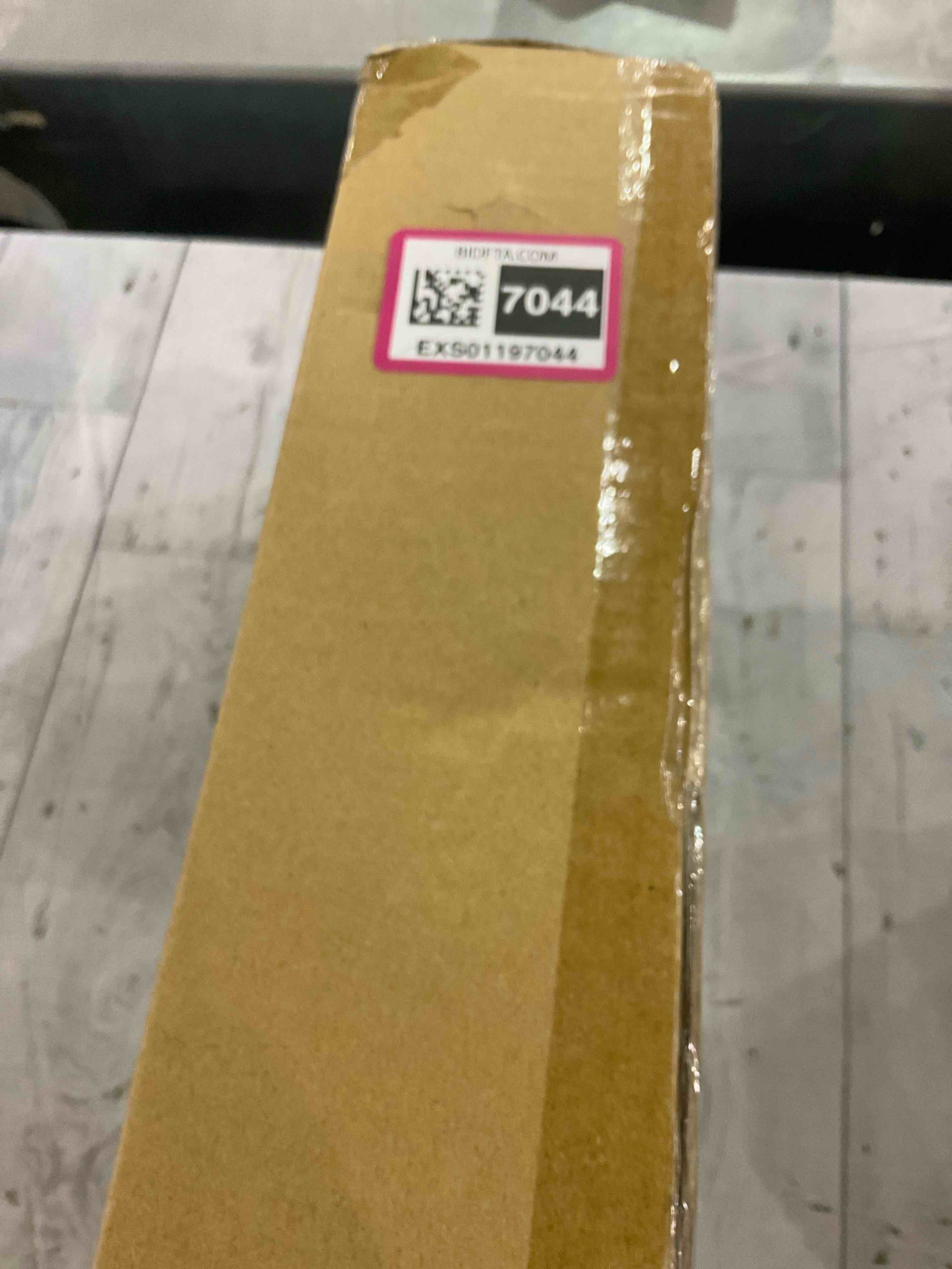 https://s3.amazonaws.com/lotting-images-prod/BargainHunt/EXS01197044_1709650697563.jpeg