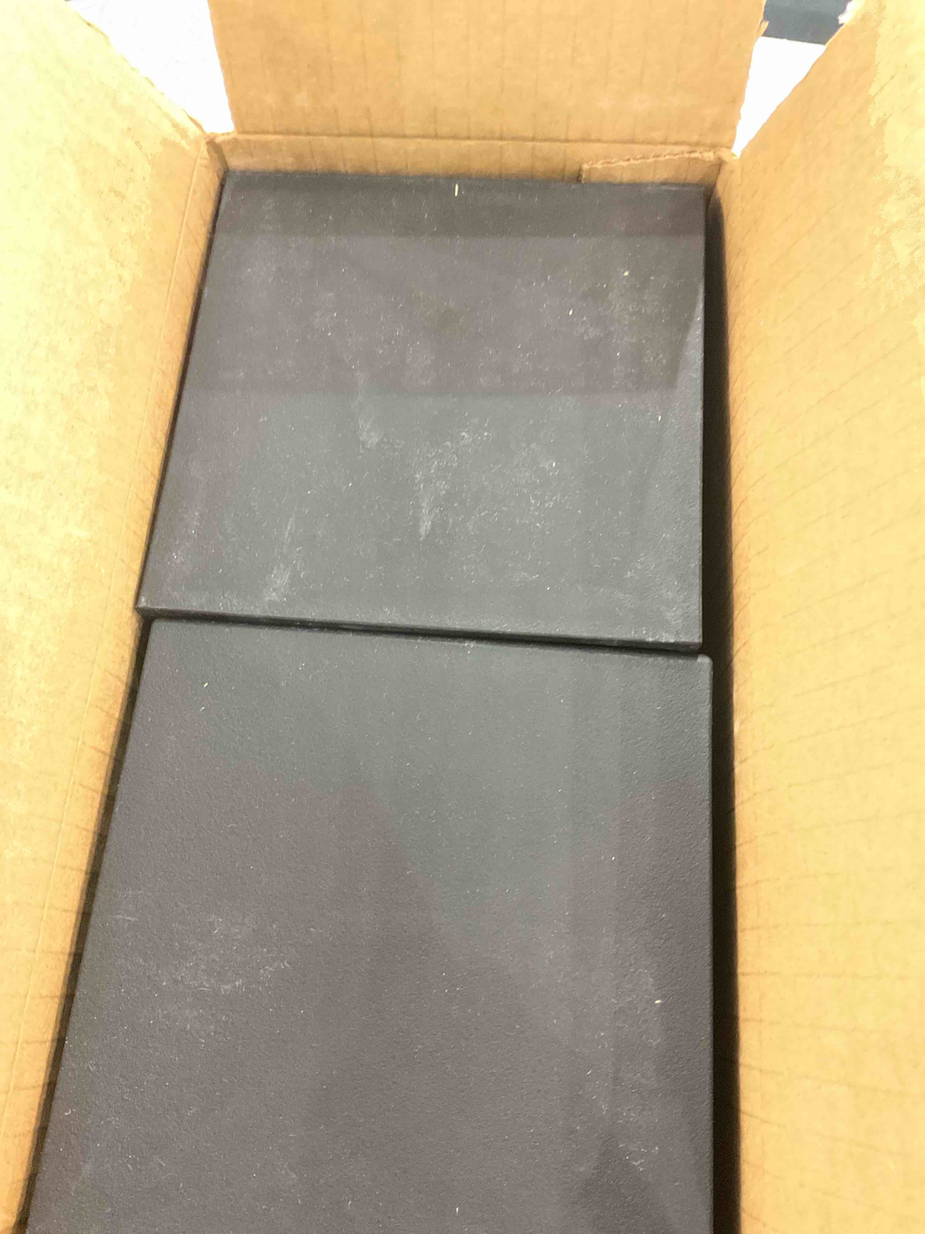 https://s3.amazonaws.com/lotting-images-prod/BargainHunt/EXS01197054_1709652561474.jpeg