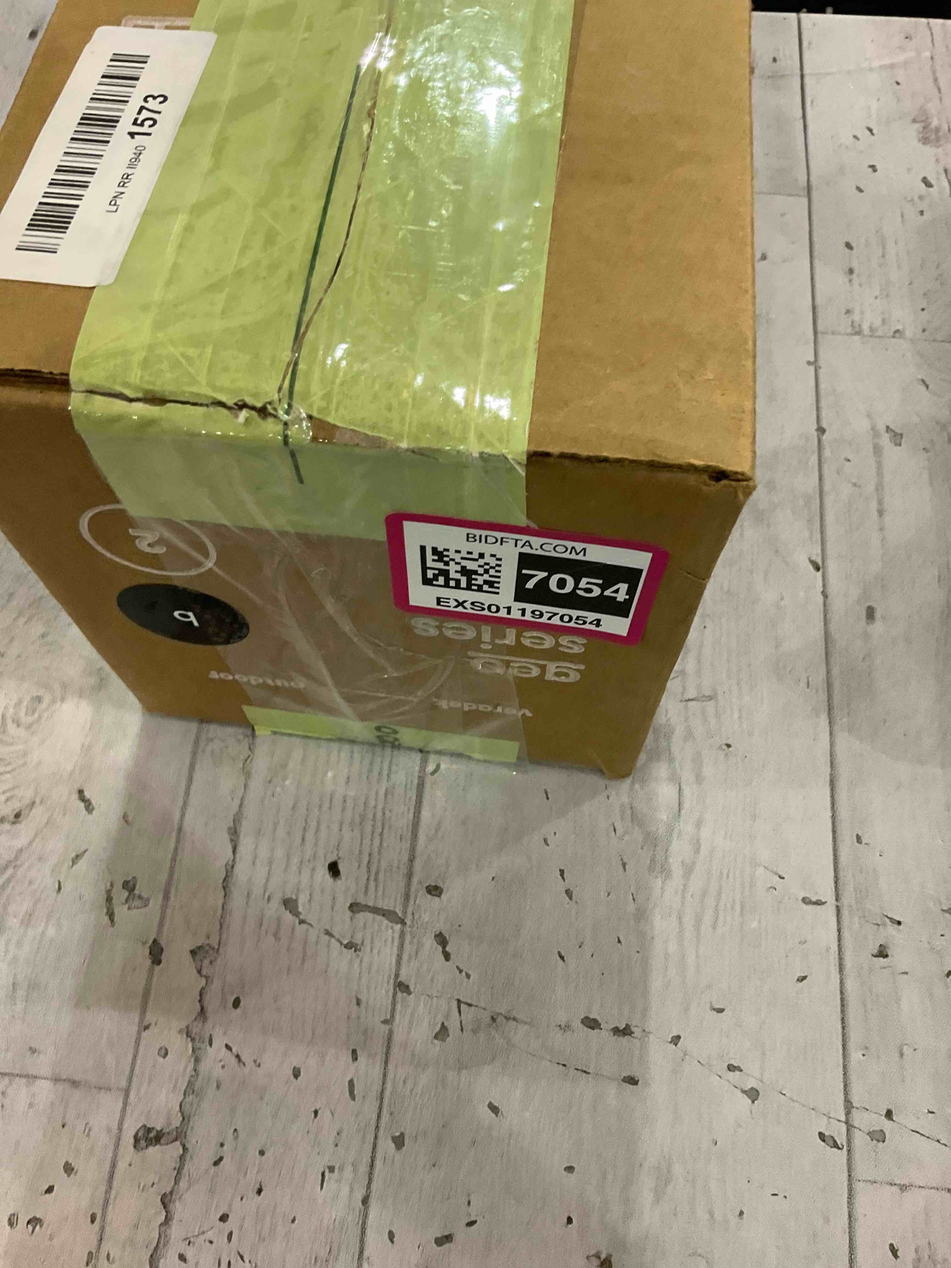 https://s3.amazonaws.com/lotting-images-prod/BargainHunt/EXS01197054_1709652596408.jpeg