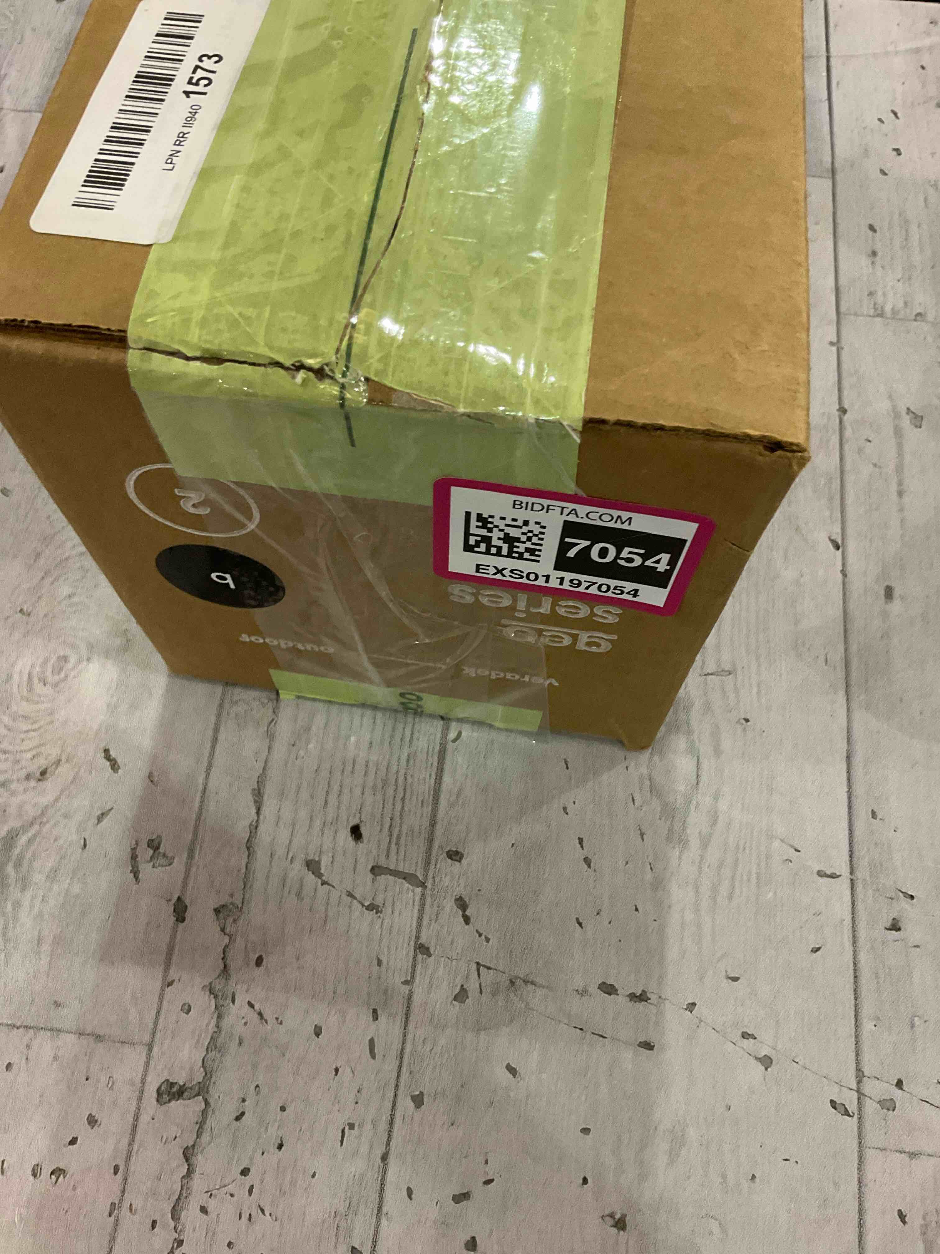 https://s3.amazonaws.com/lotting-images-prod/BargainHunt/EXS01197054_1709652599587.jpeg