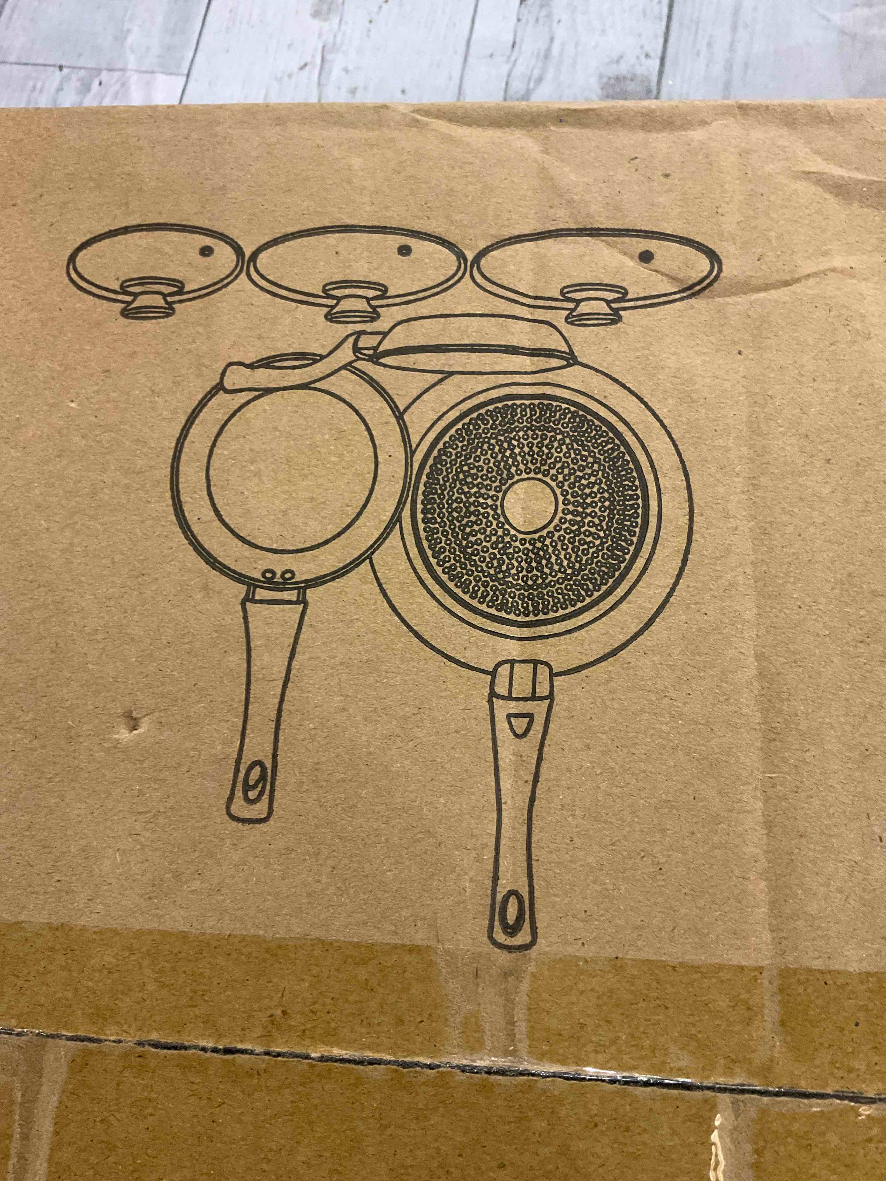 https://s3.amazonaws.com/lotting-images-prod/BargainHunt/EXS01197068_1709654378296.jpeg