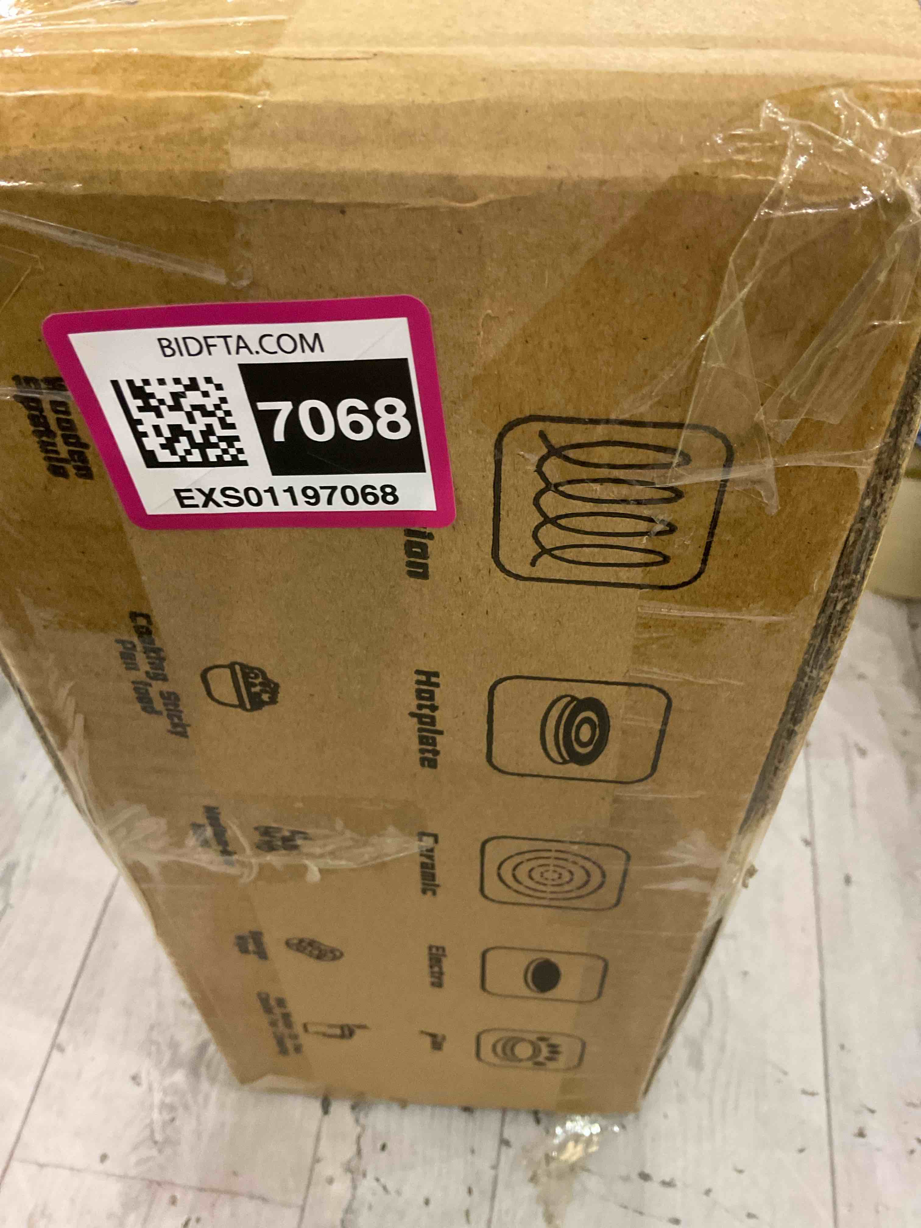 https://s3.amazonaws.com/lotting-images-prod/BargainHunt/EXS01197068_1709654407339.jpeg