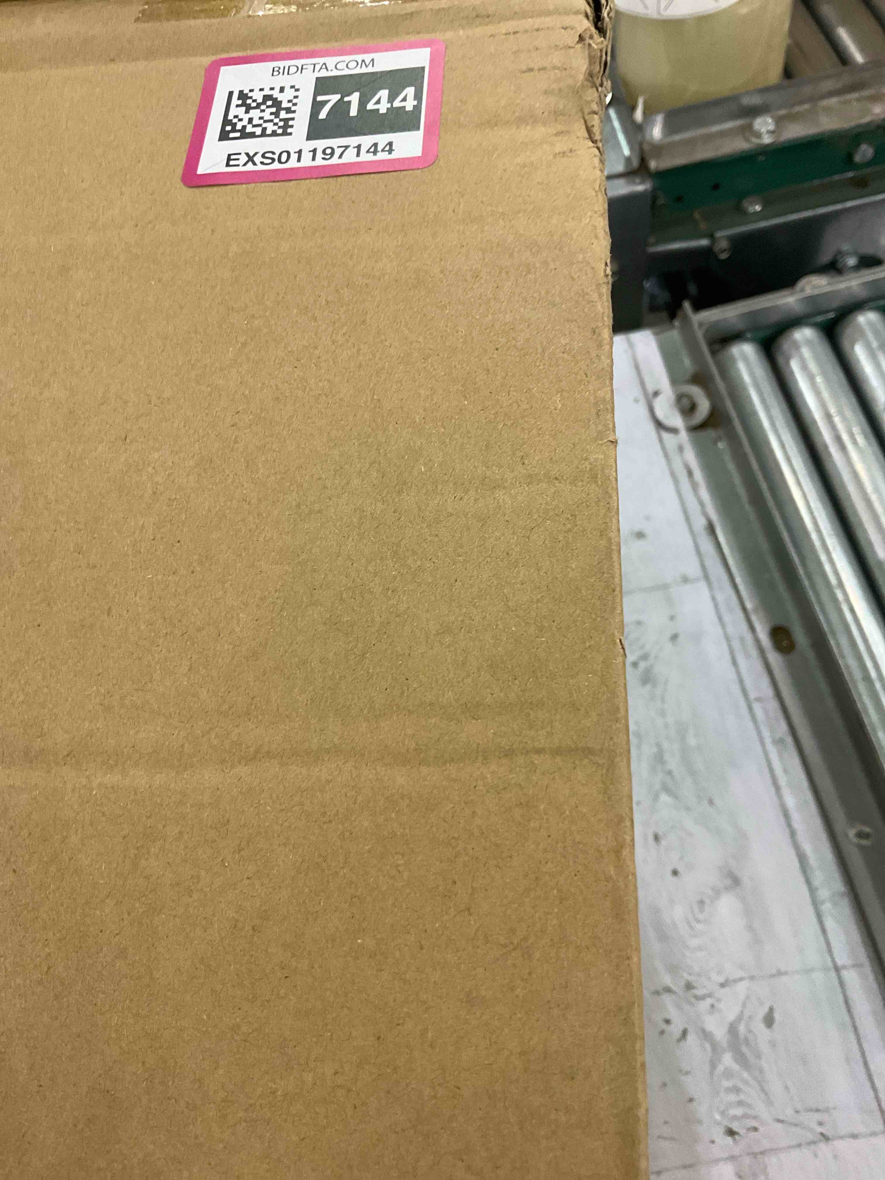 https://s3.amazonaws.com/lotting-images-prod/BargainHunt/EXS01197144_1709669584774.jpeg