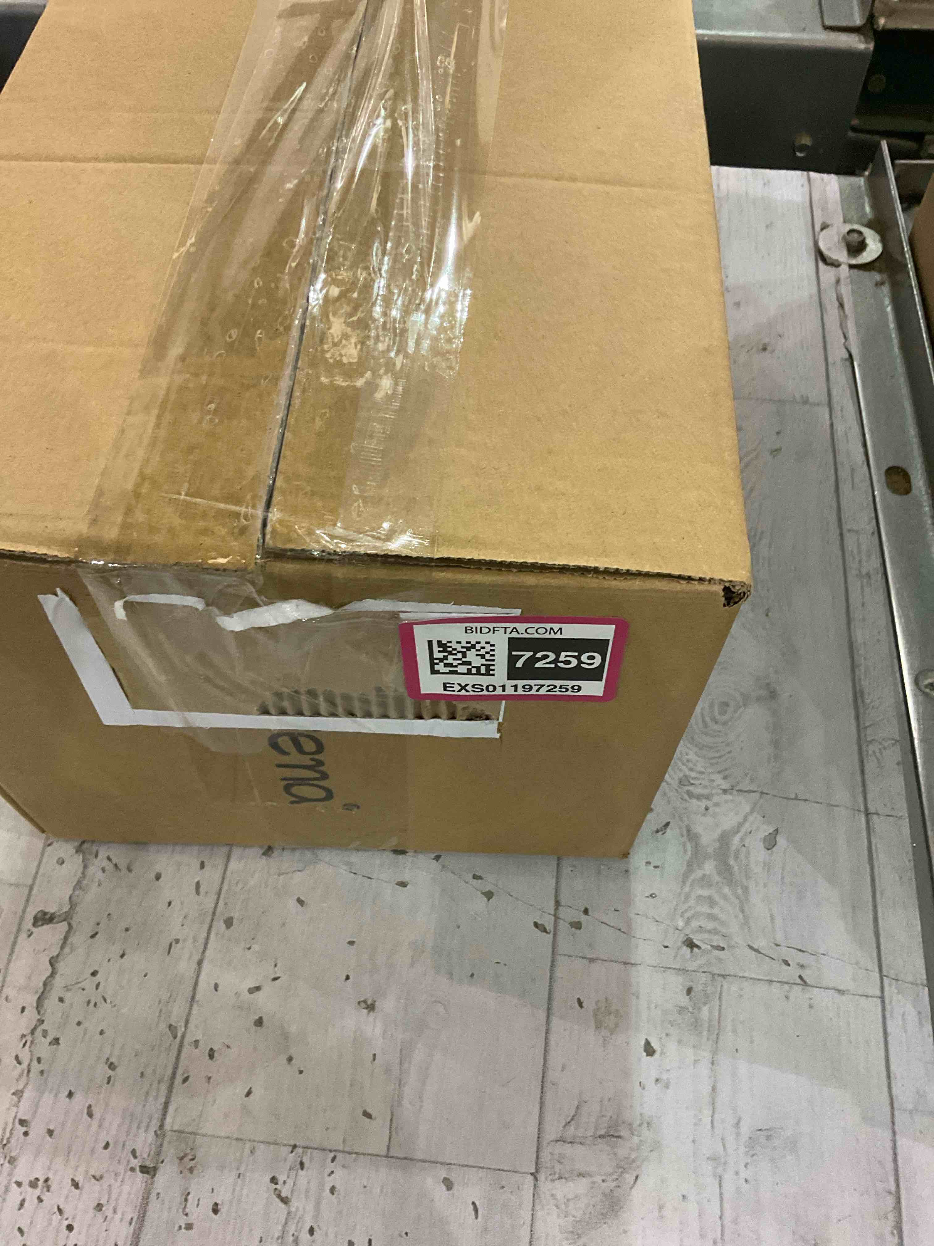 https://s3.amazonaws.com/lotting-images-prod/BargainHunt/EXS01197259_1709753085970.jpeg