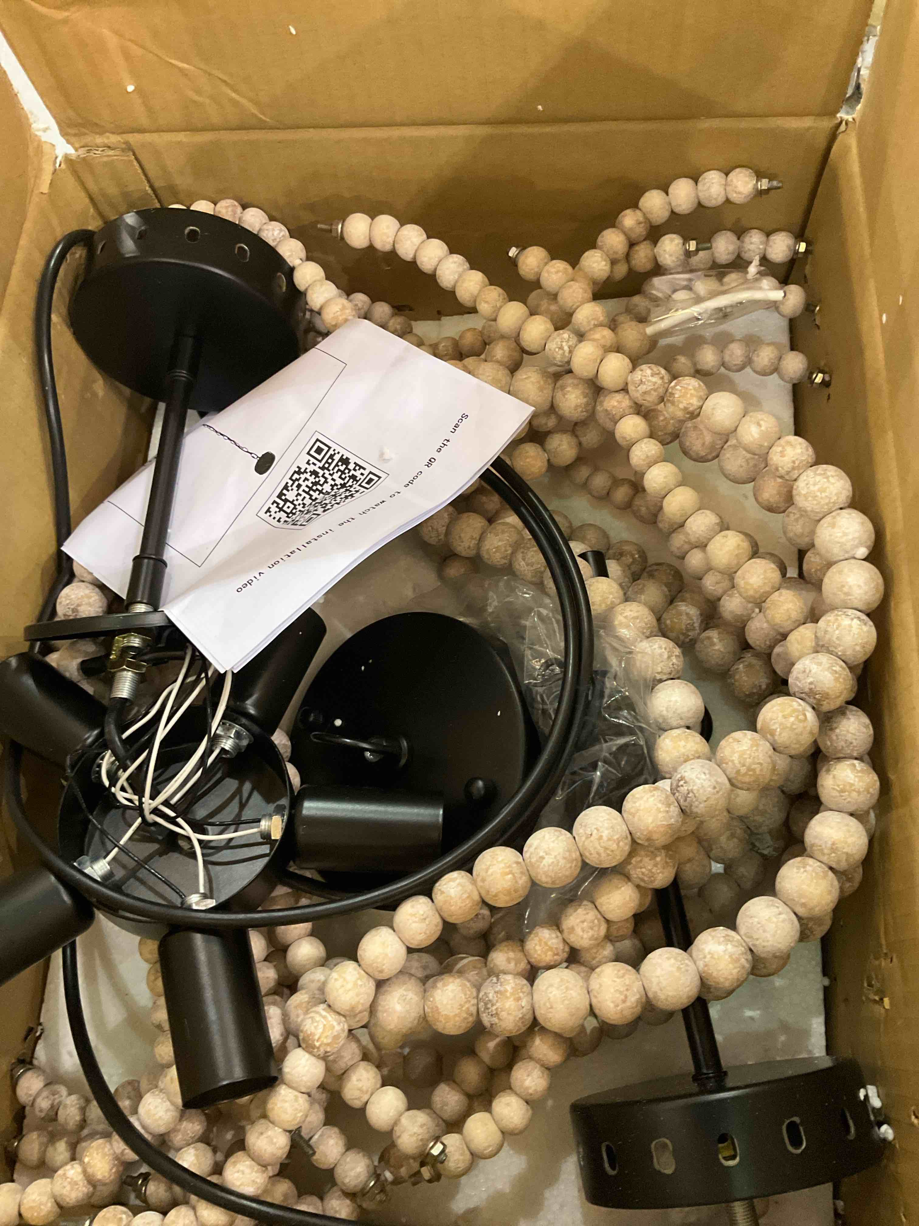 https://s3.amazonaws.com/lotting-images-prod/BargainHunt/EXS01197409_1709839741550.jpeg
