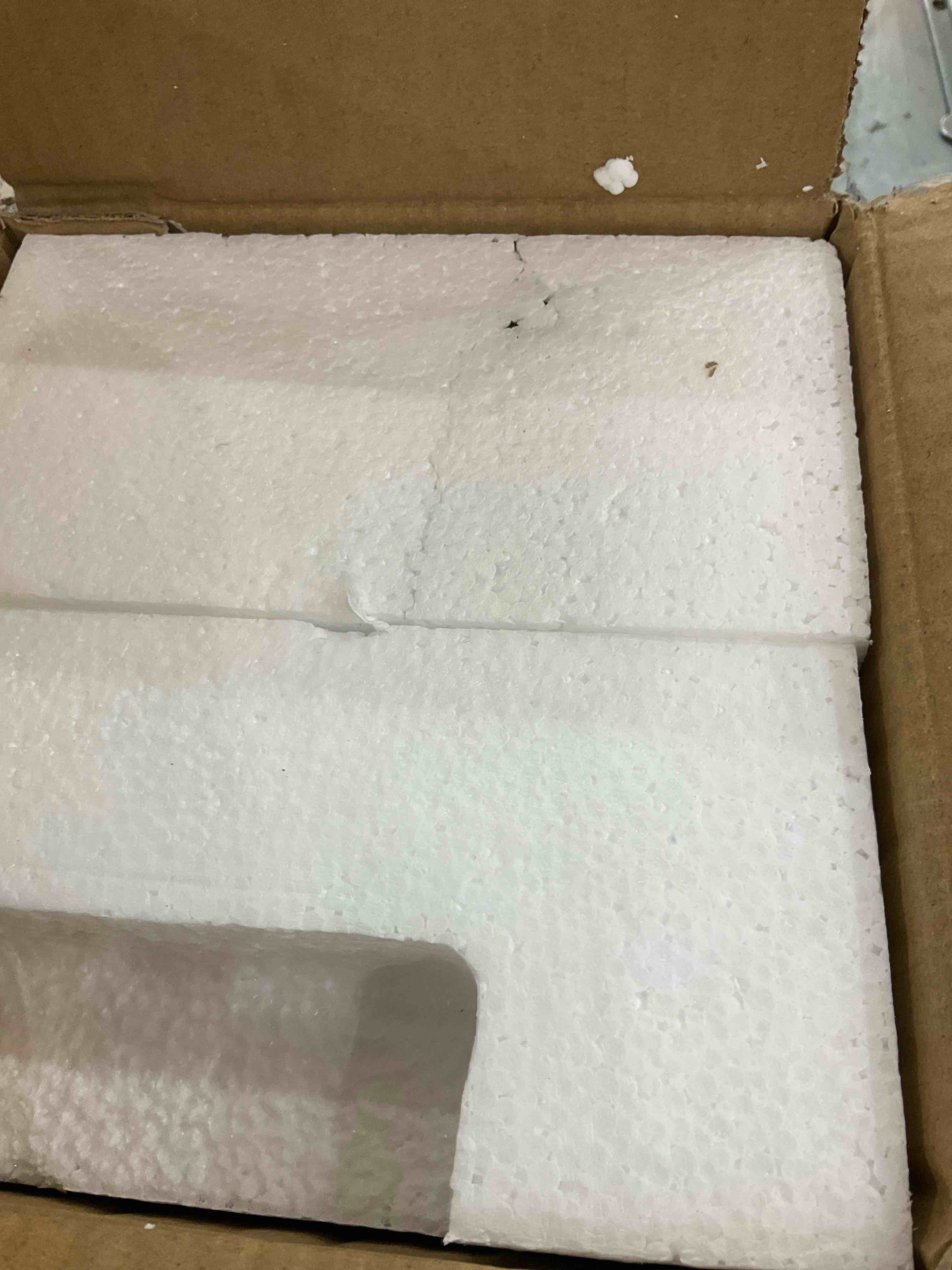 https://s3.amazonaws.com/lotting-images-prod/BargainHunt/EXS01197426_1709841869777.jpeg