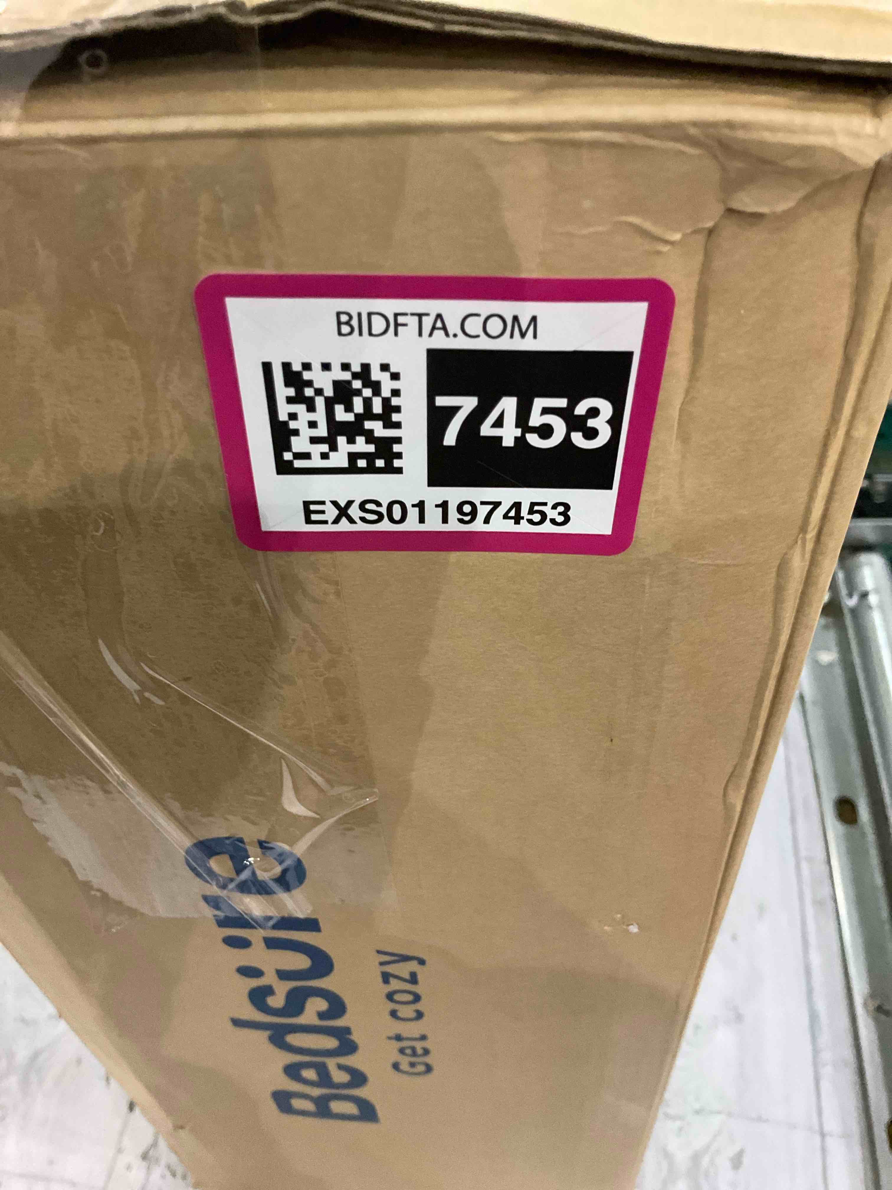 https://s3.amazonaws.com/lotting-images-prod/BargainHunt/EXS01197453_1709903041737.jpeg