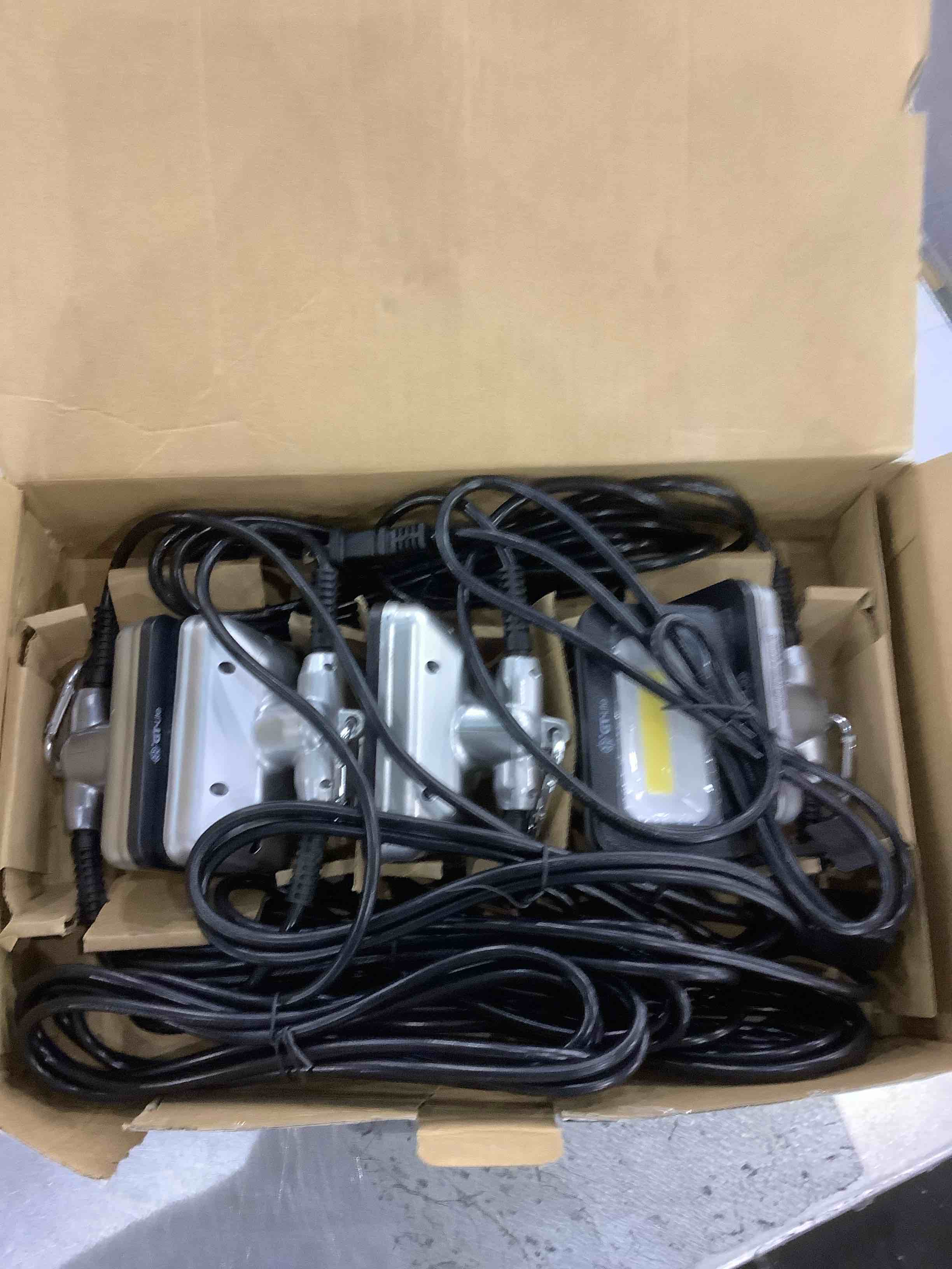 https://s3.amazonaws.com/lotting-images-prod/BargainHunt/EXS01197516_1709295107281.jpeg